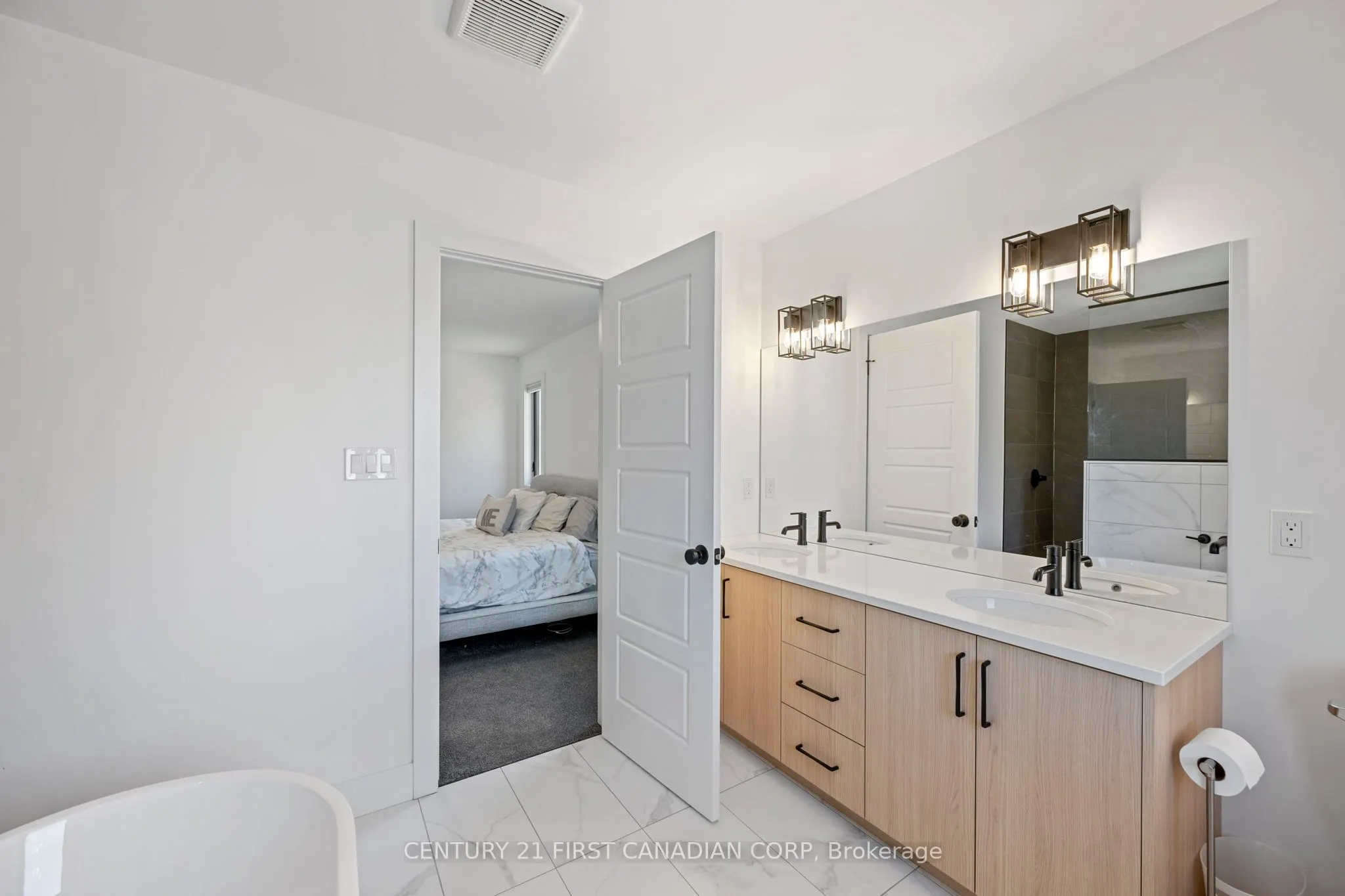 5 Hartland Circle