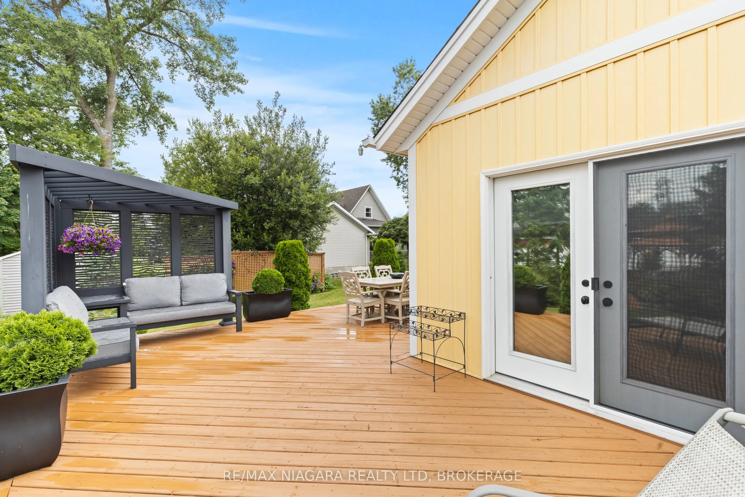 35 Burleigh Road S