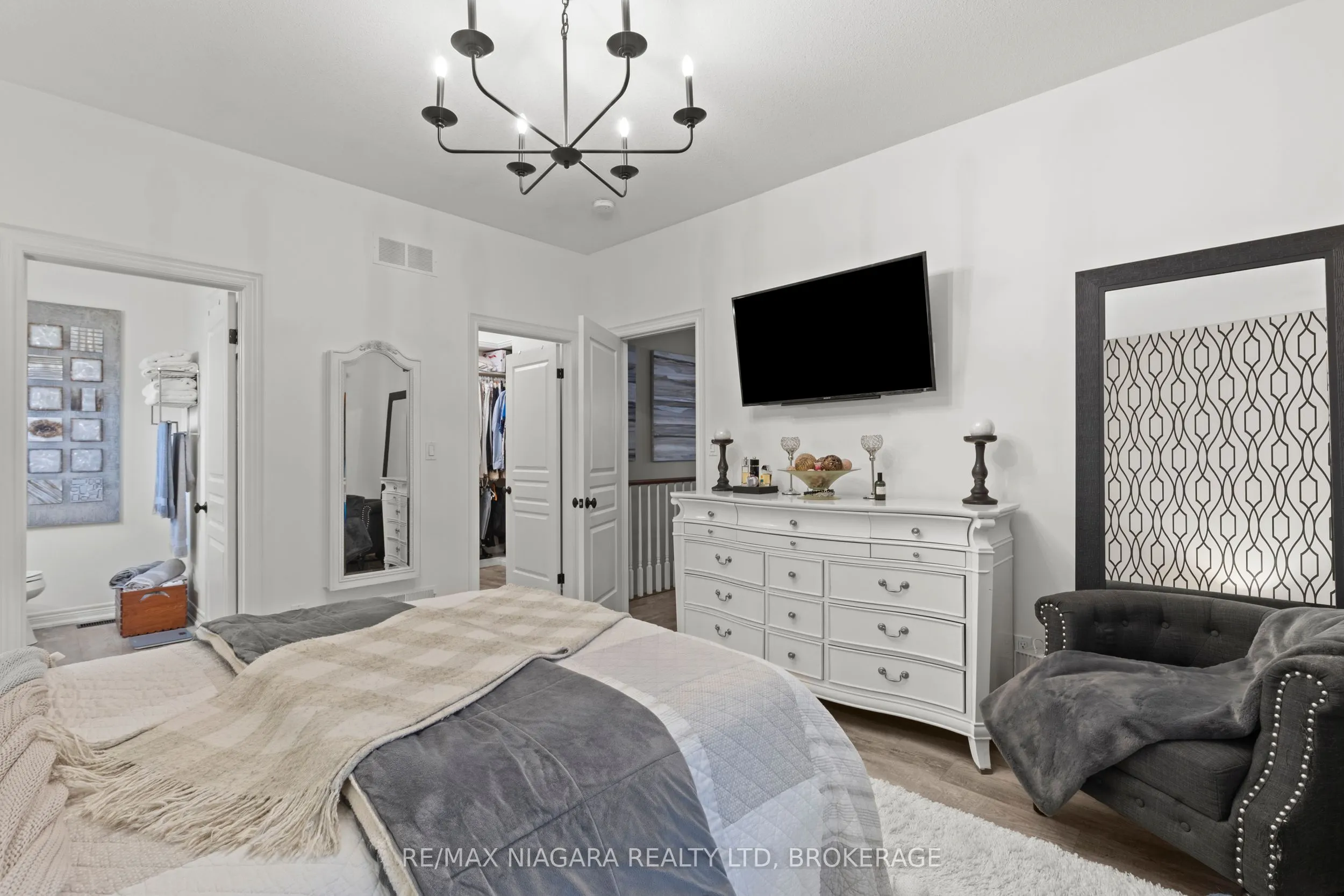 35 Burleigh Road S