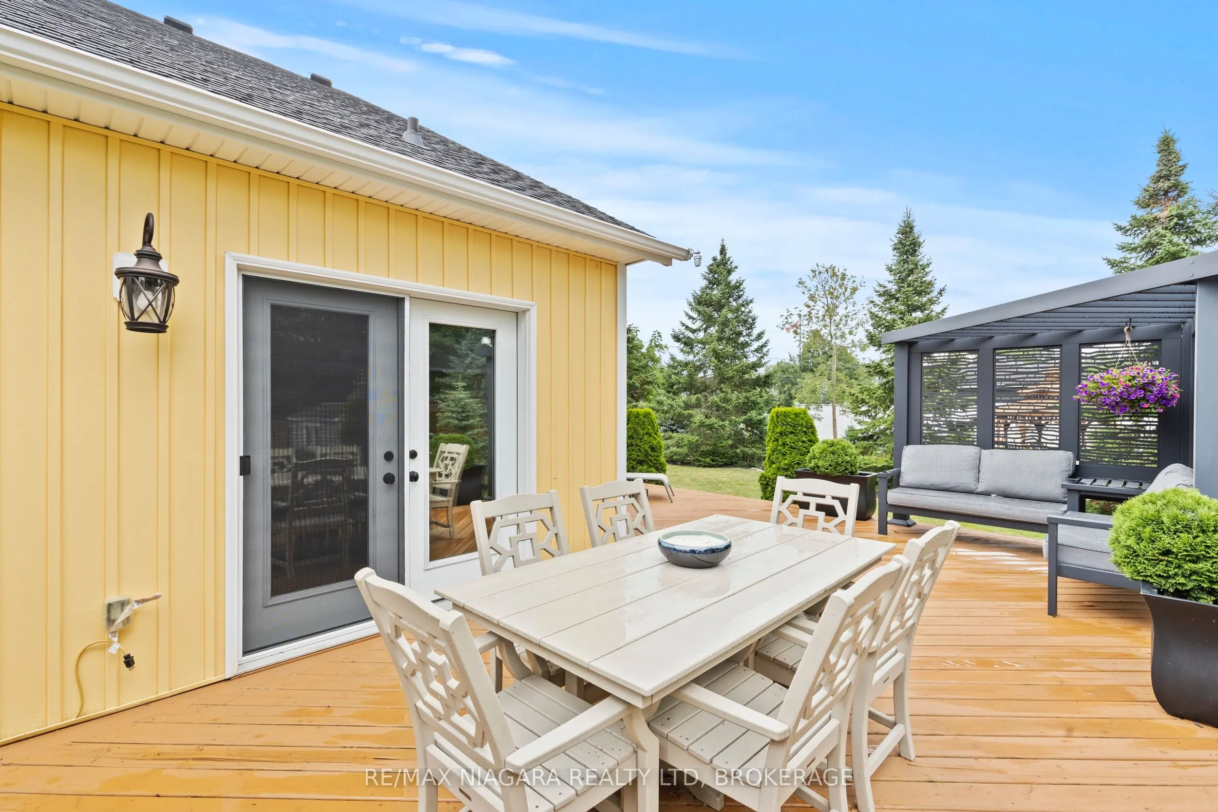 35 Burleigh Road S