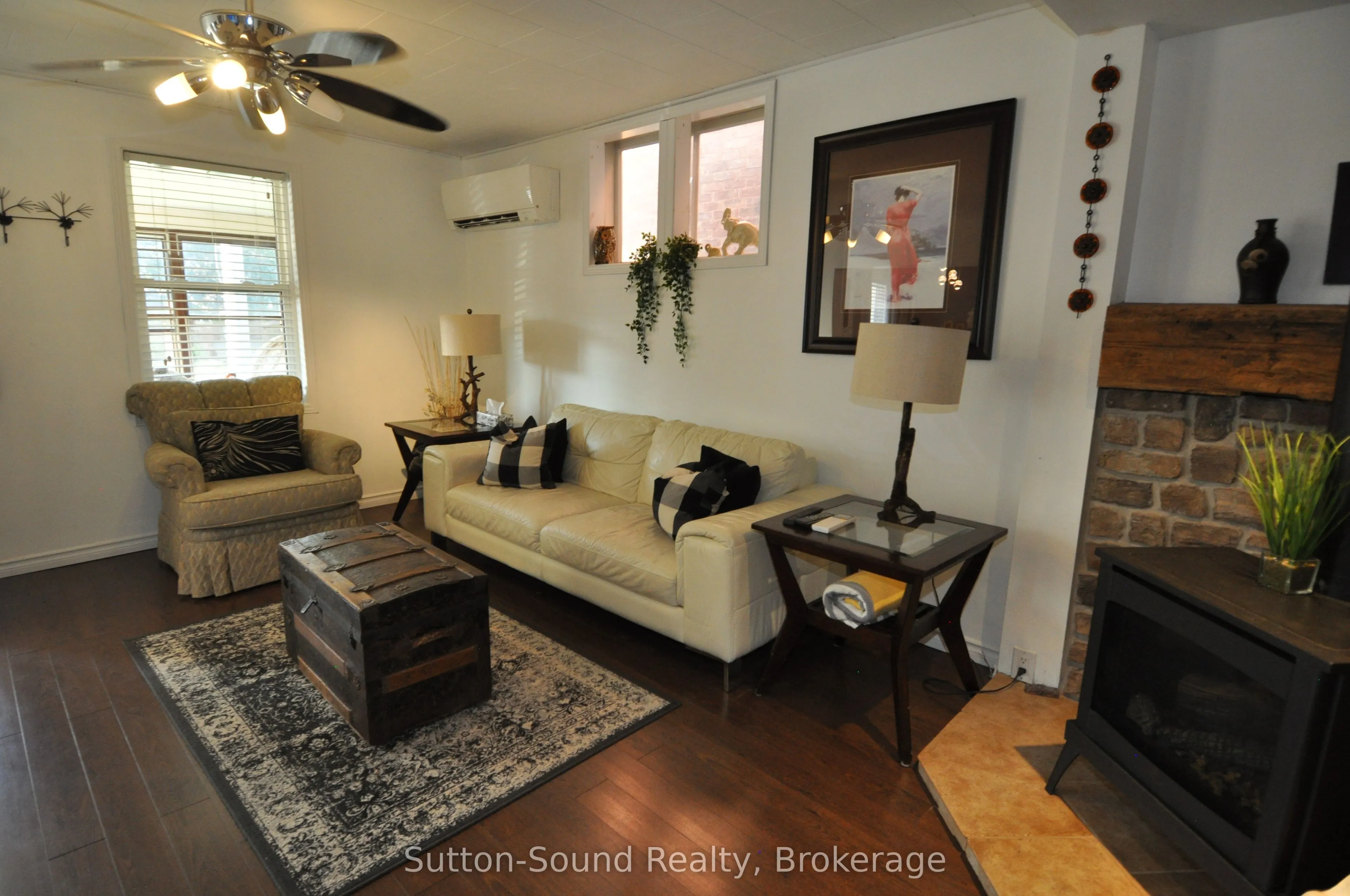 247 6th Street E