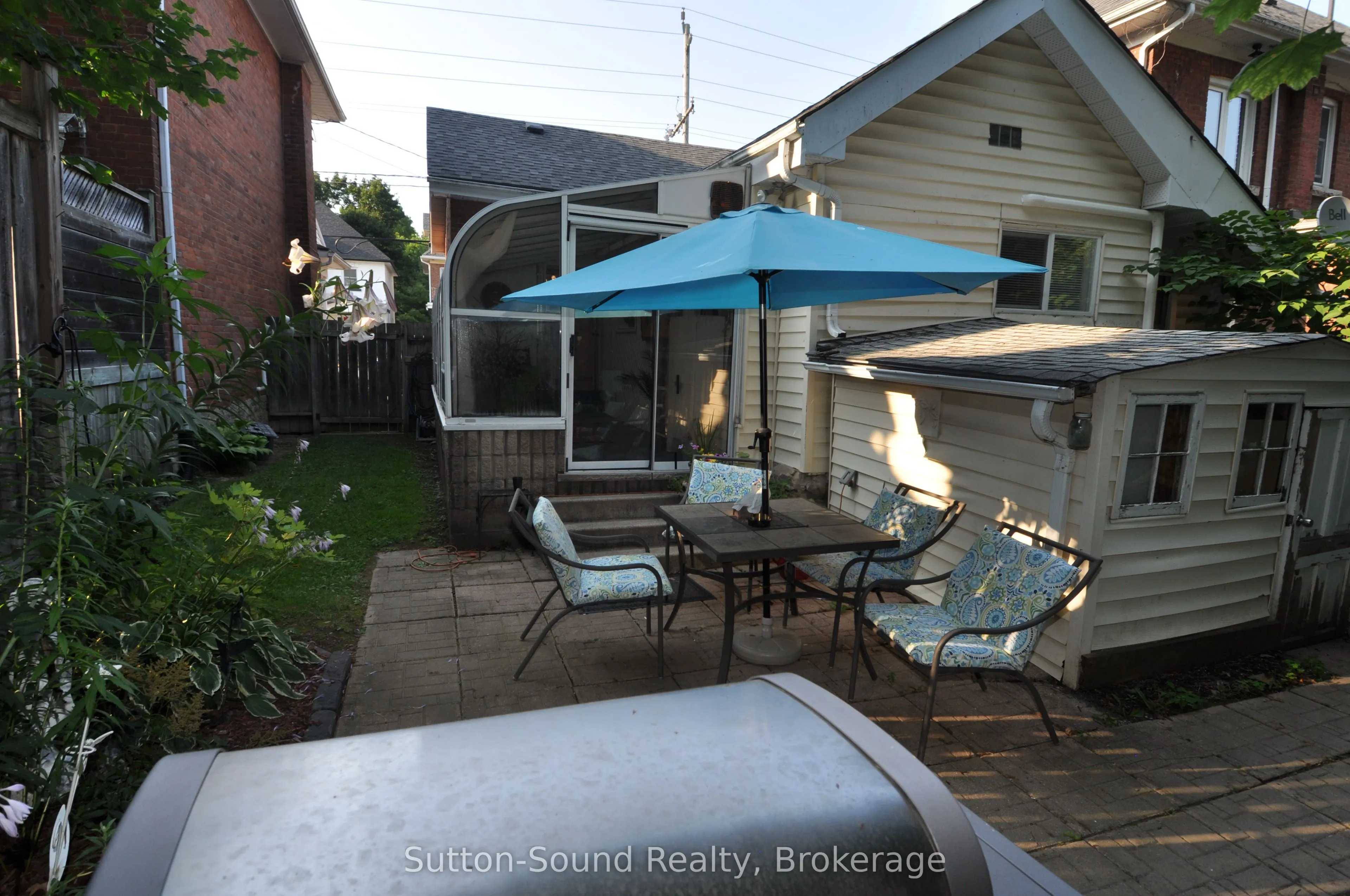 247 6th Street E