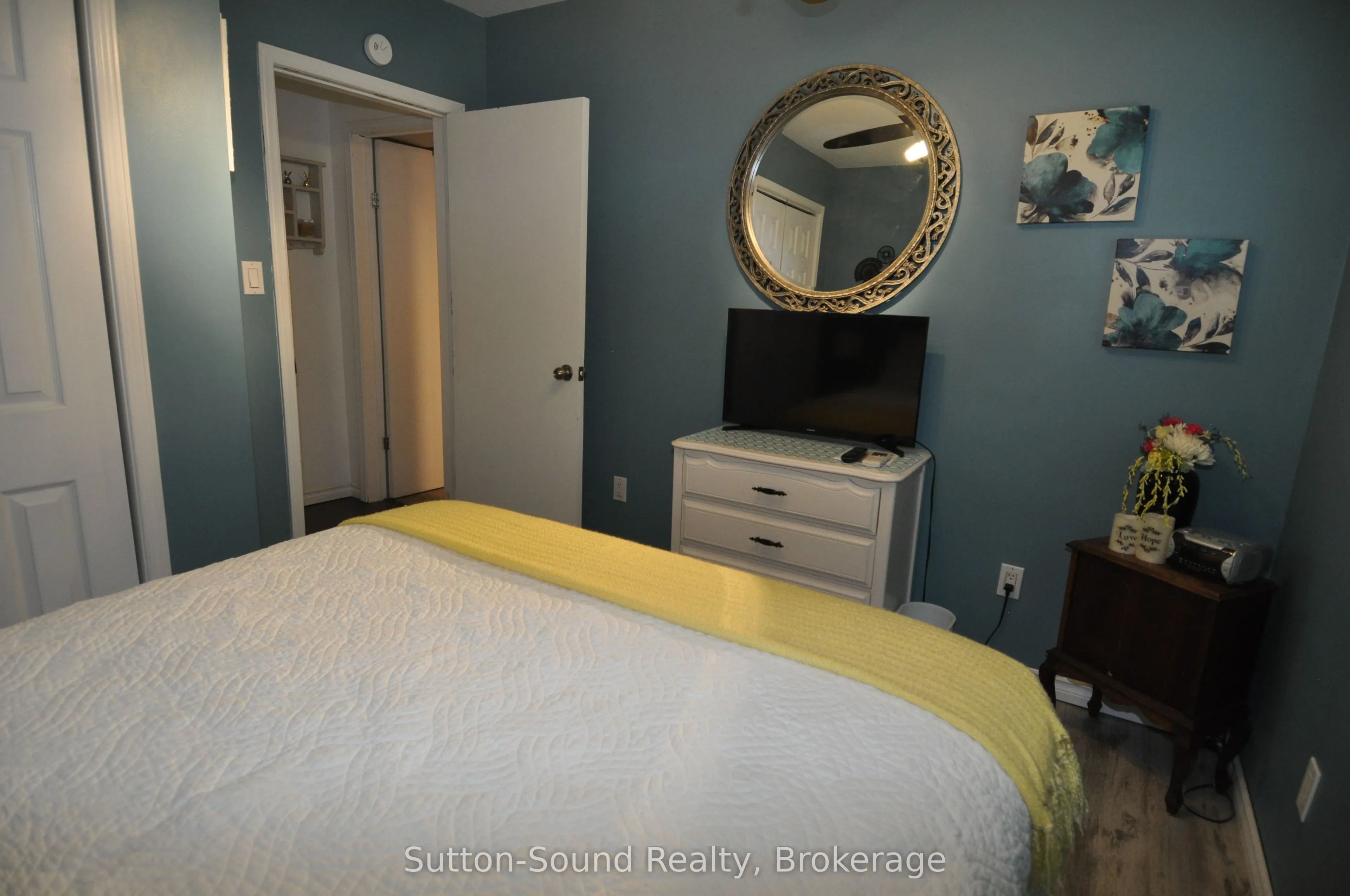 247 6th Street E
