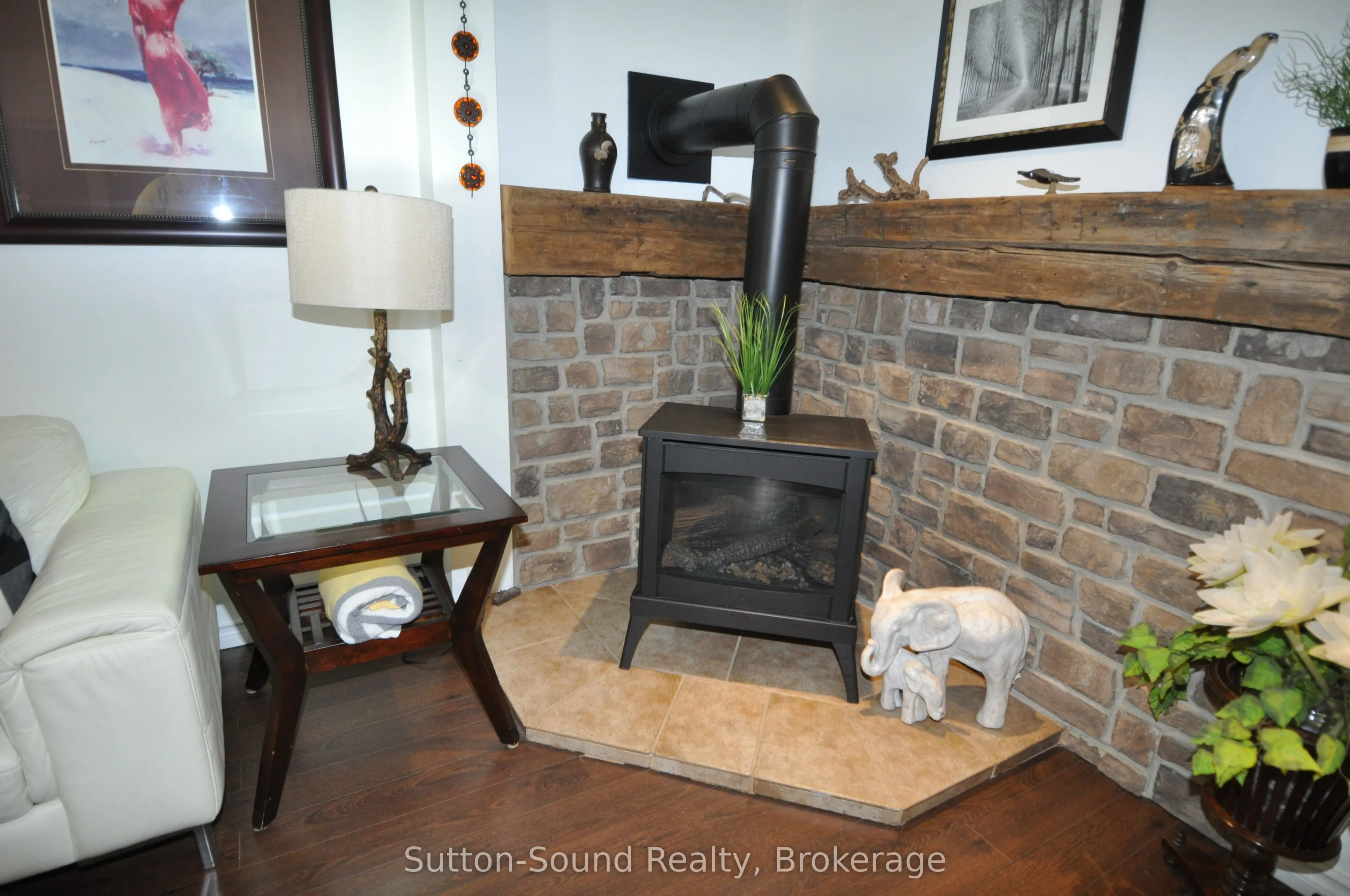247 6th Street E