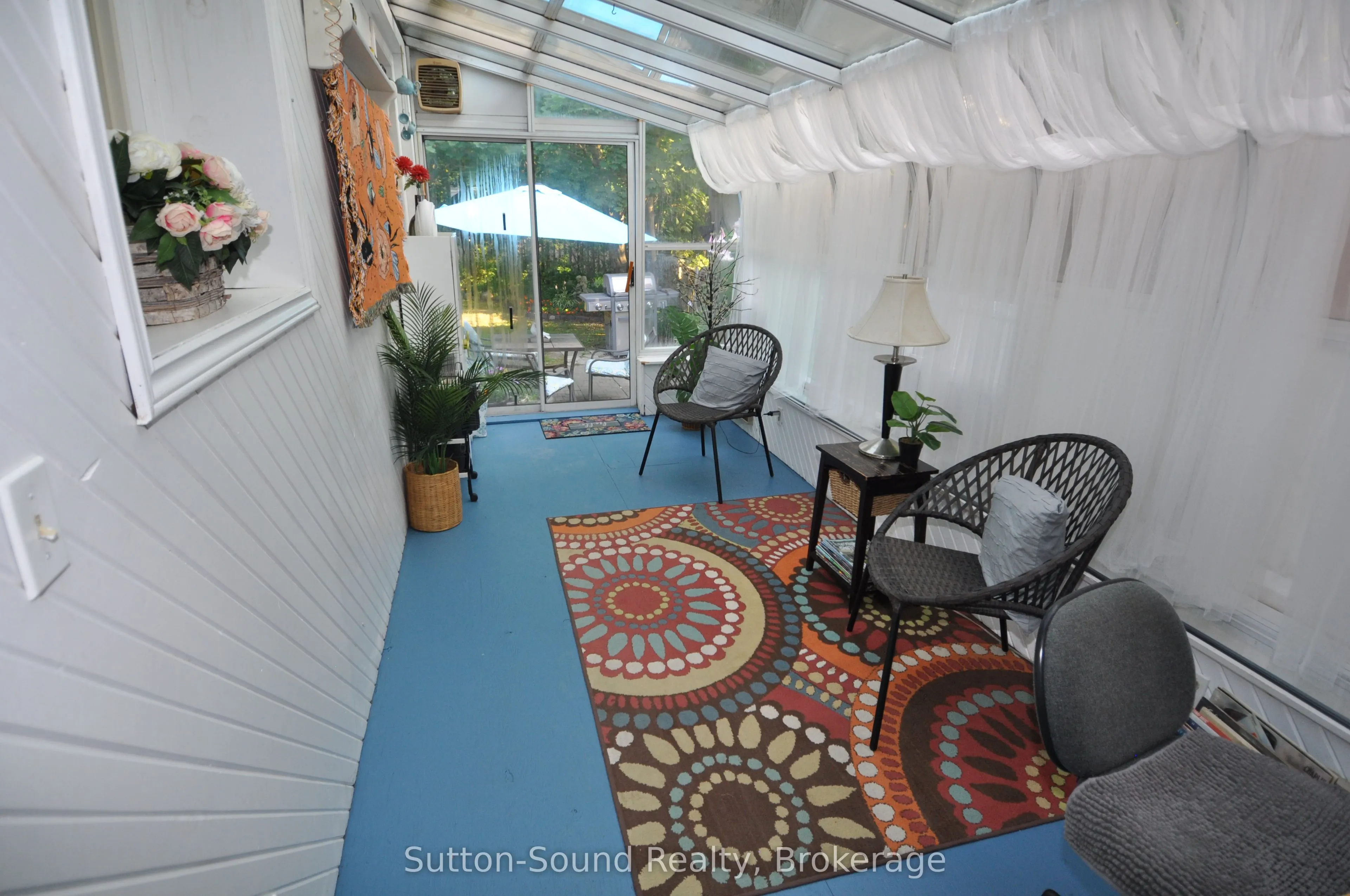 247 6th Street E