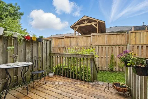 482 Springbank Avenue N, #10