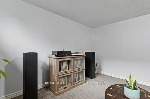 482 Springbank Avenue N, #10