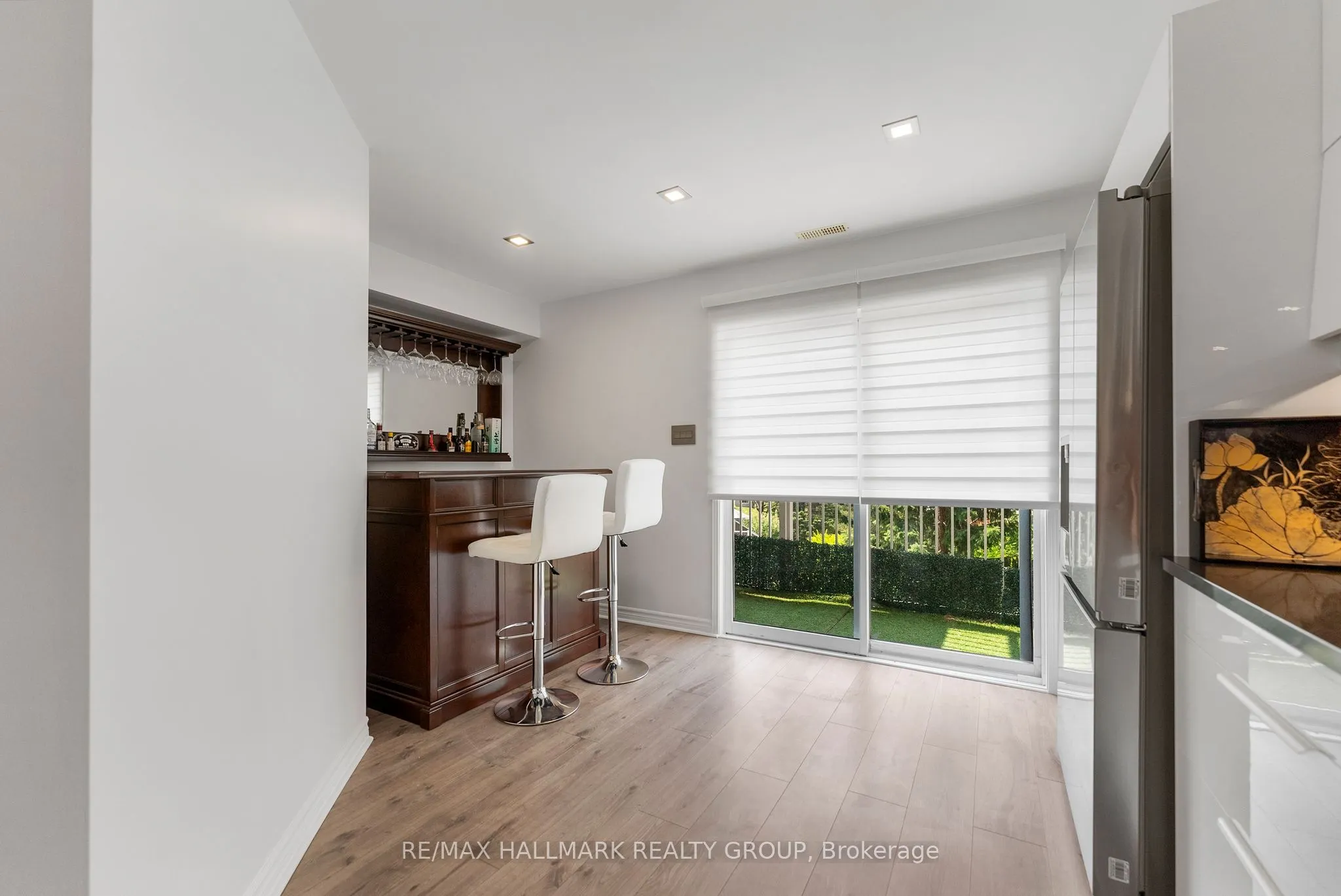 282 Cresthaven Drive, #11
