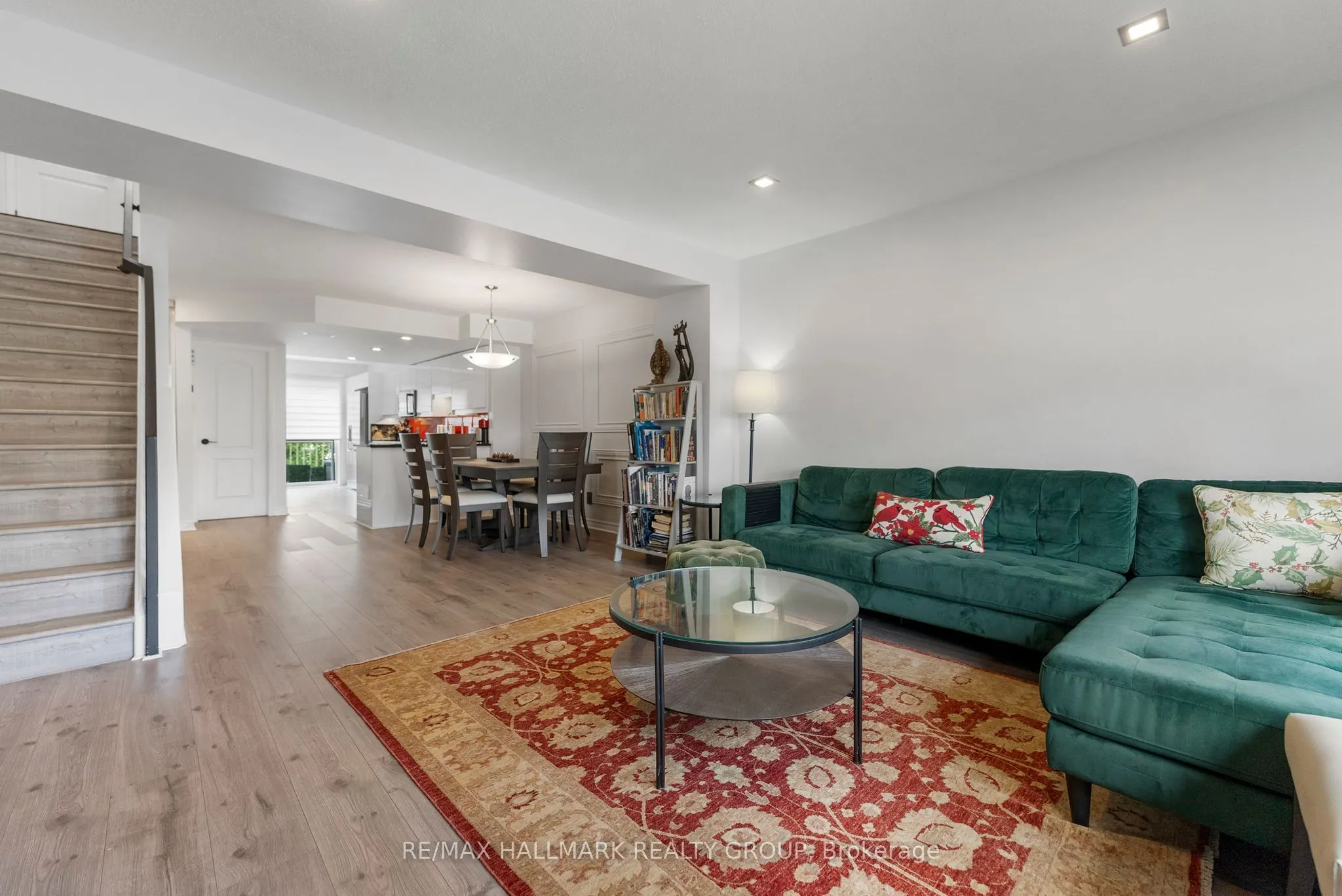 282 Cresthaven Drive, #11