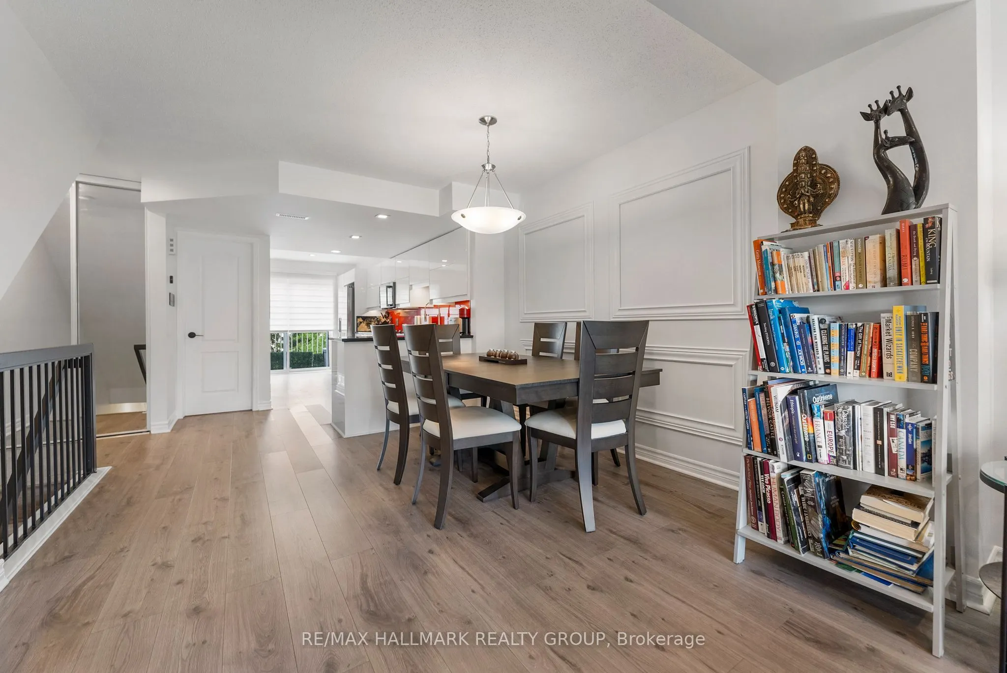 282 Cresthaven Drive, #11