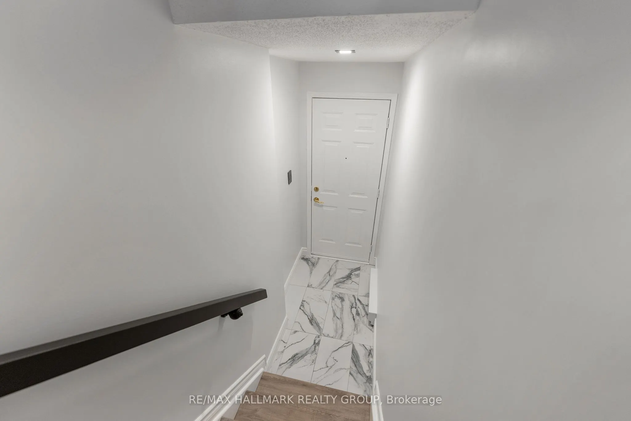 282 Cresthaven Drive, #11