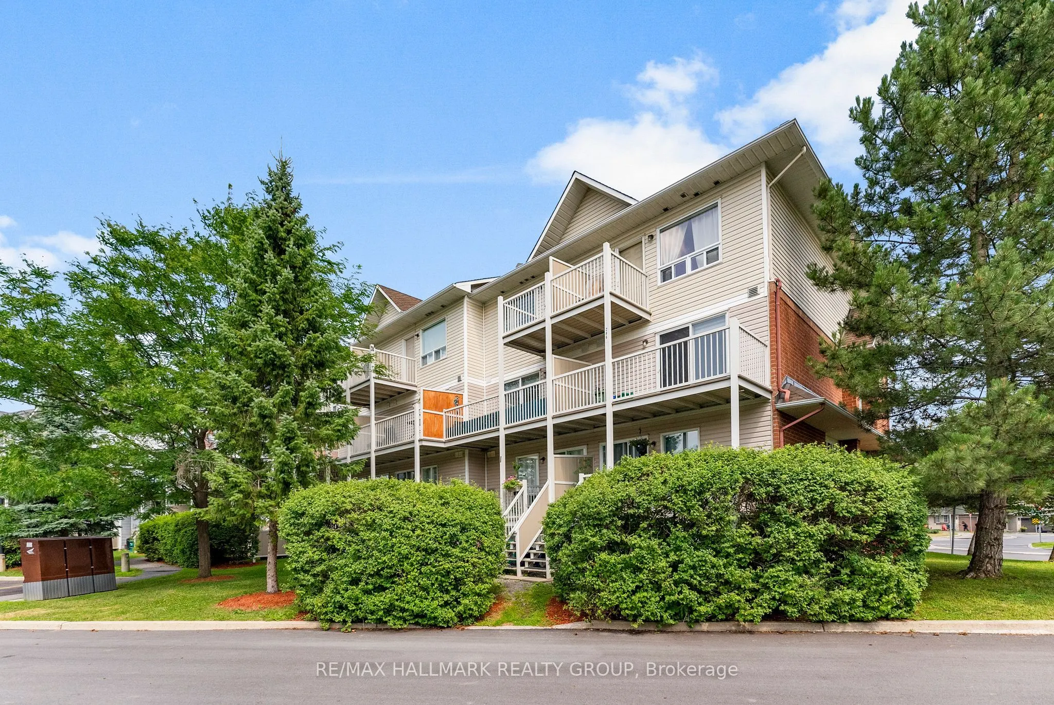 282 Cresthaven Drive, #11