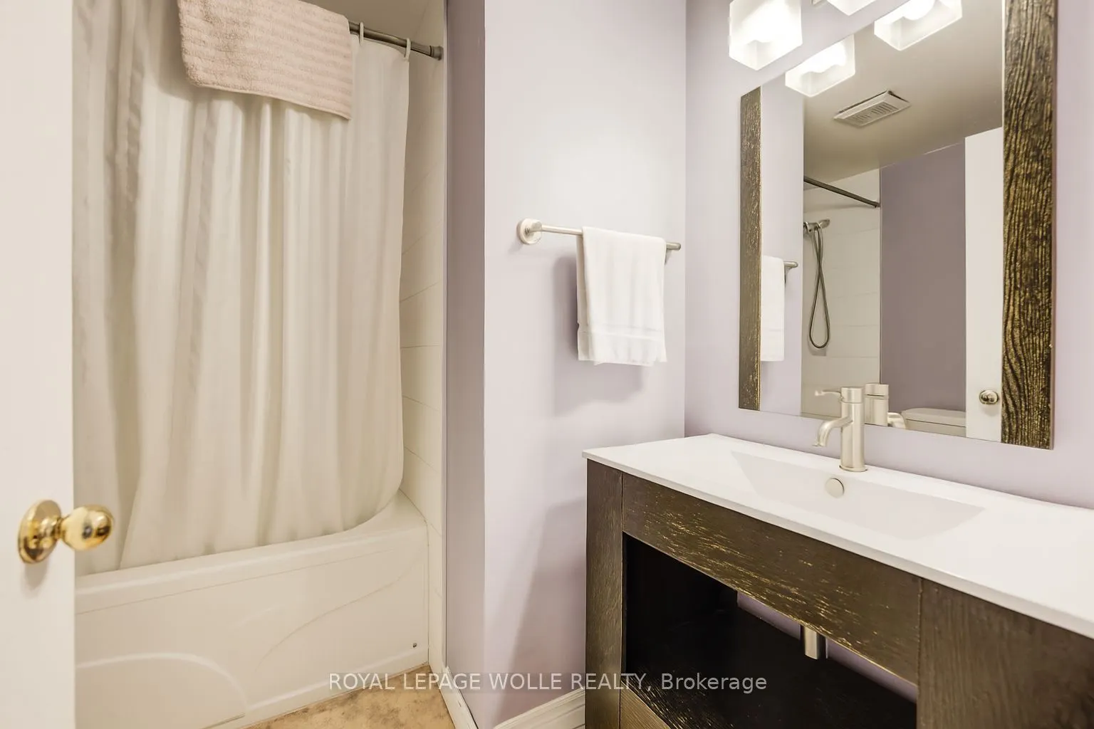 465 Woolwich Street N, #17