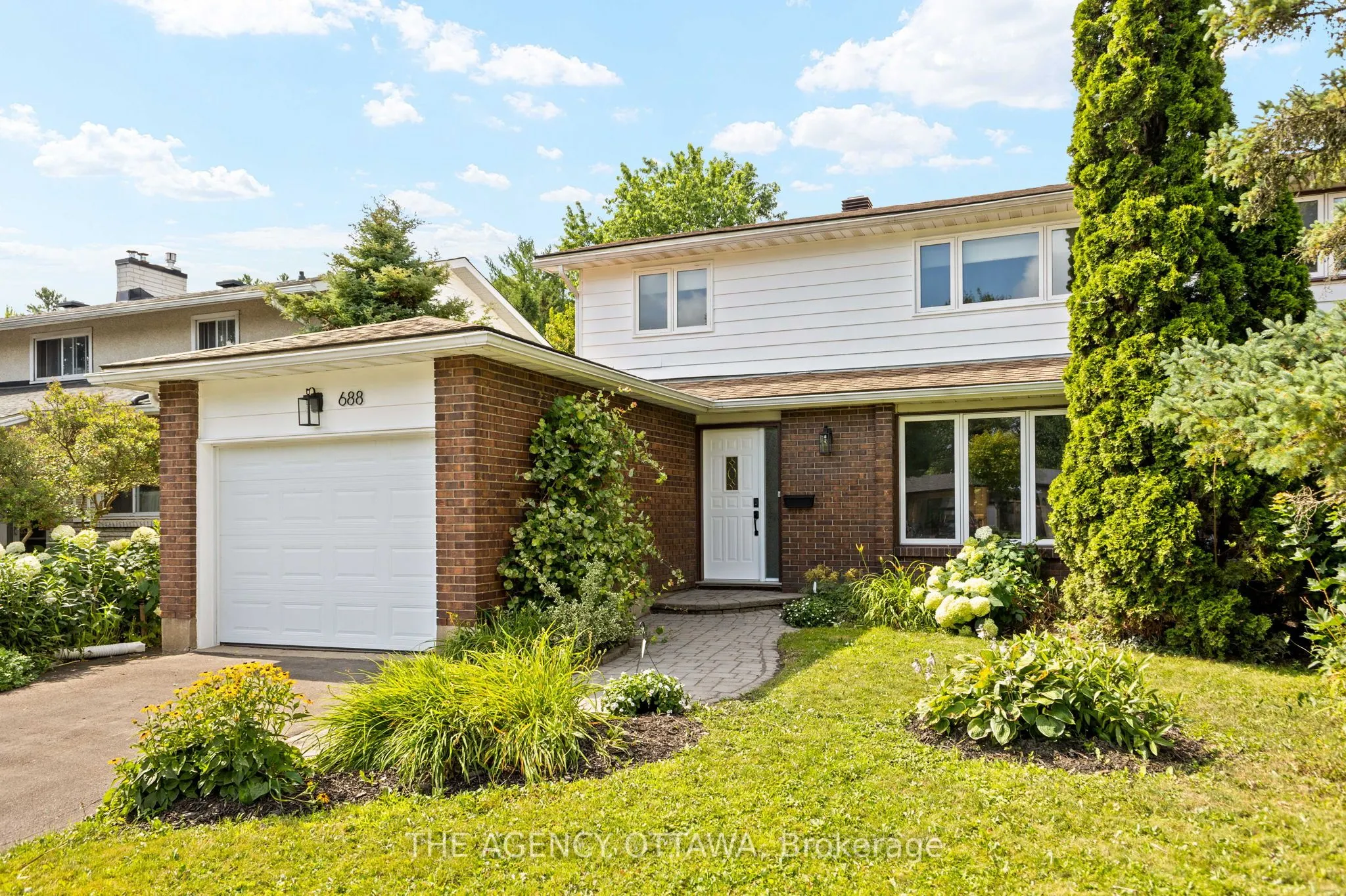 688 LAVERENDRYE Drive