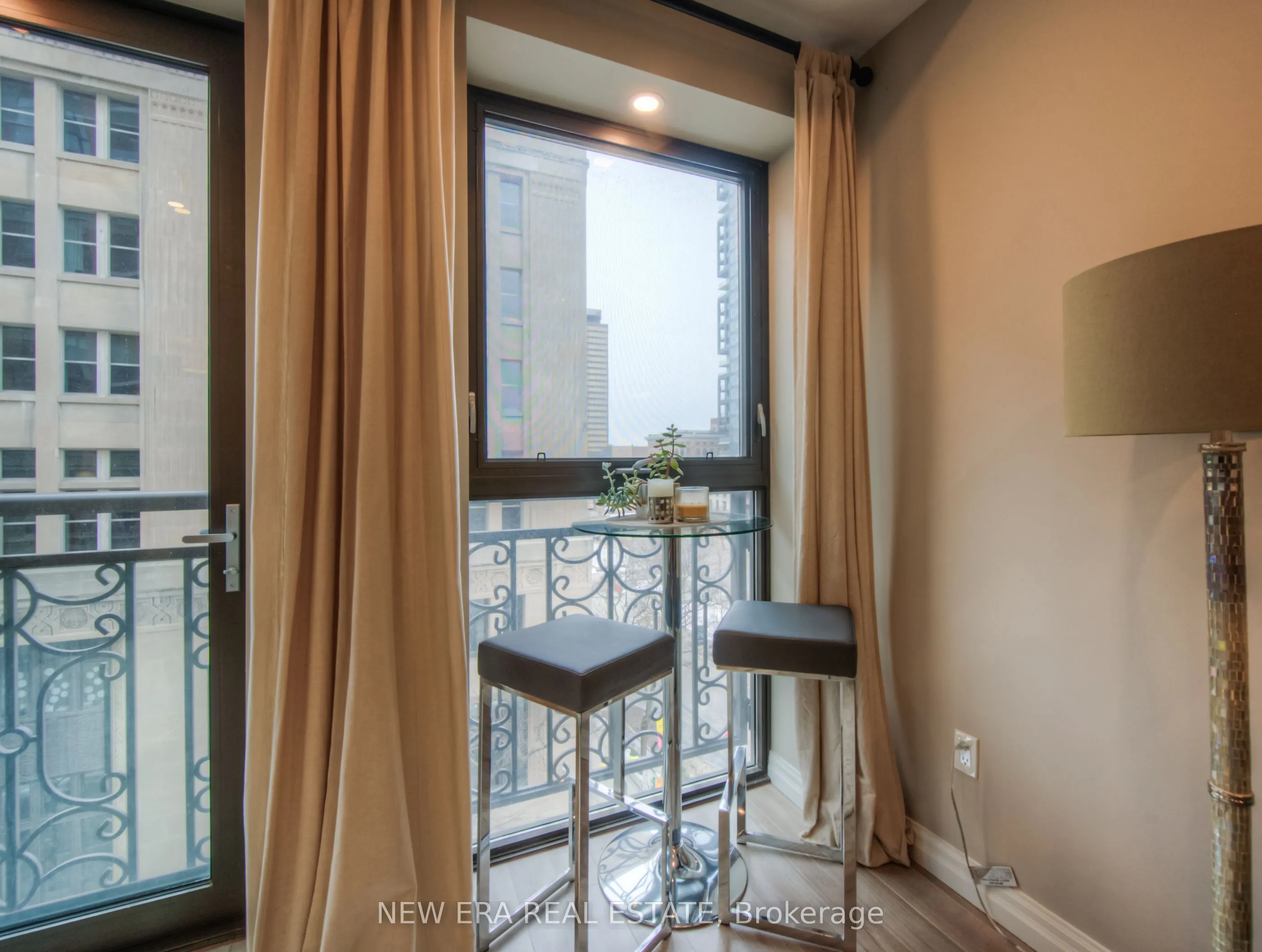 112 King Street E, #506