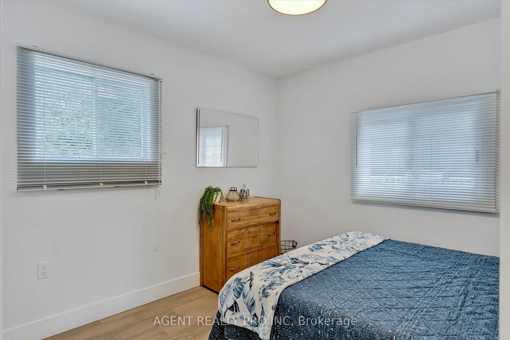 21 Oriole Road