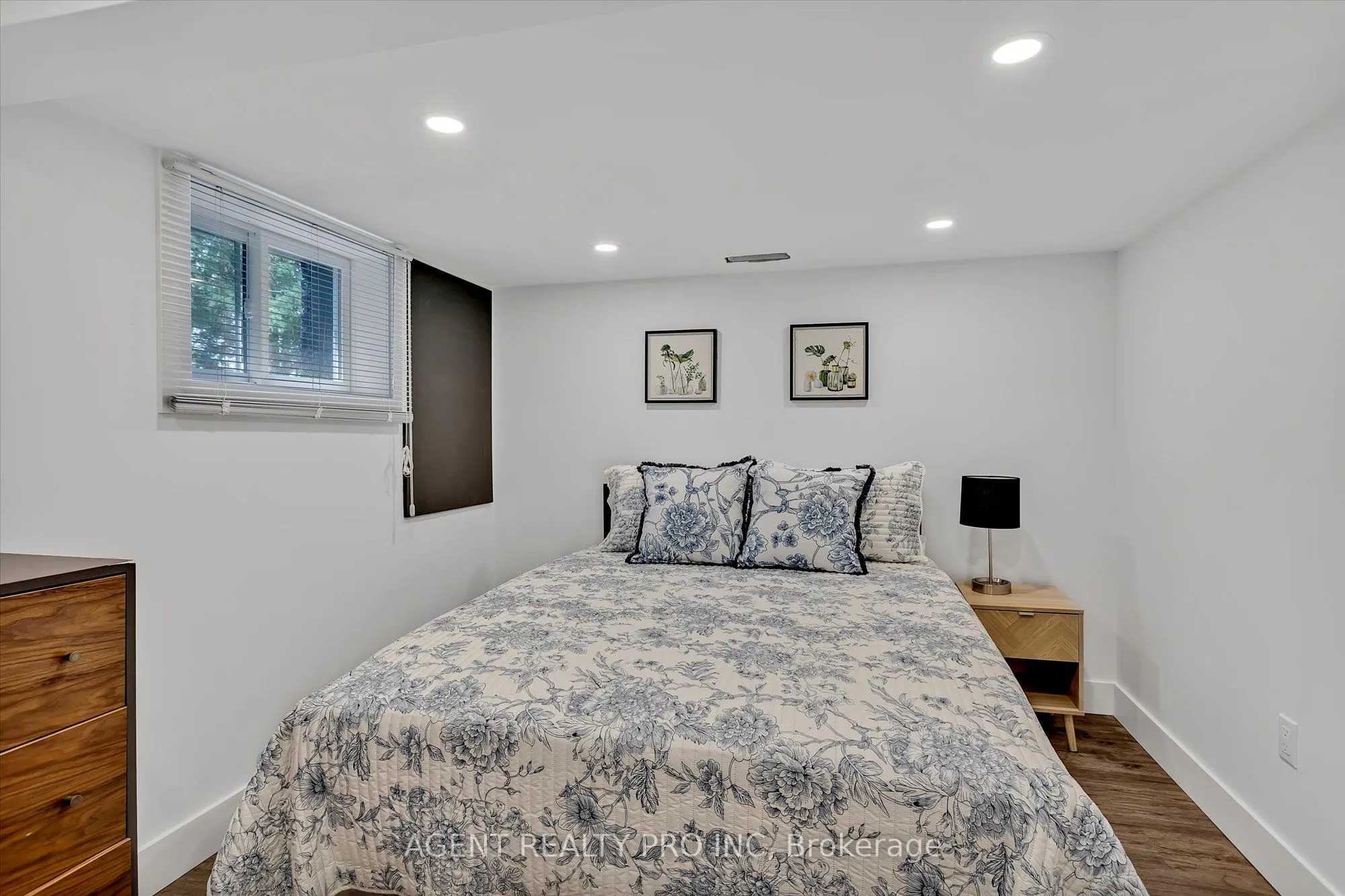 21 Oriole Road