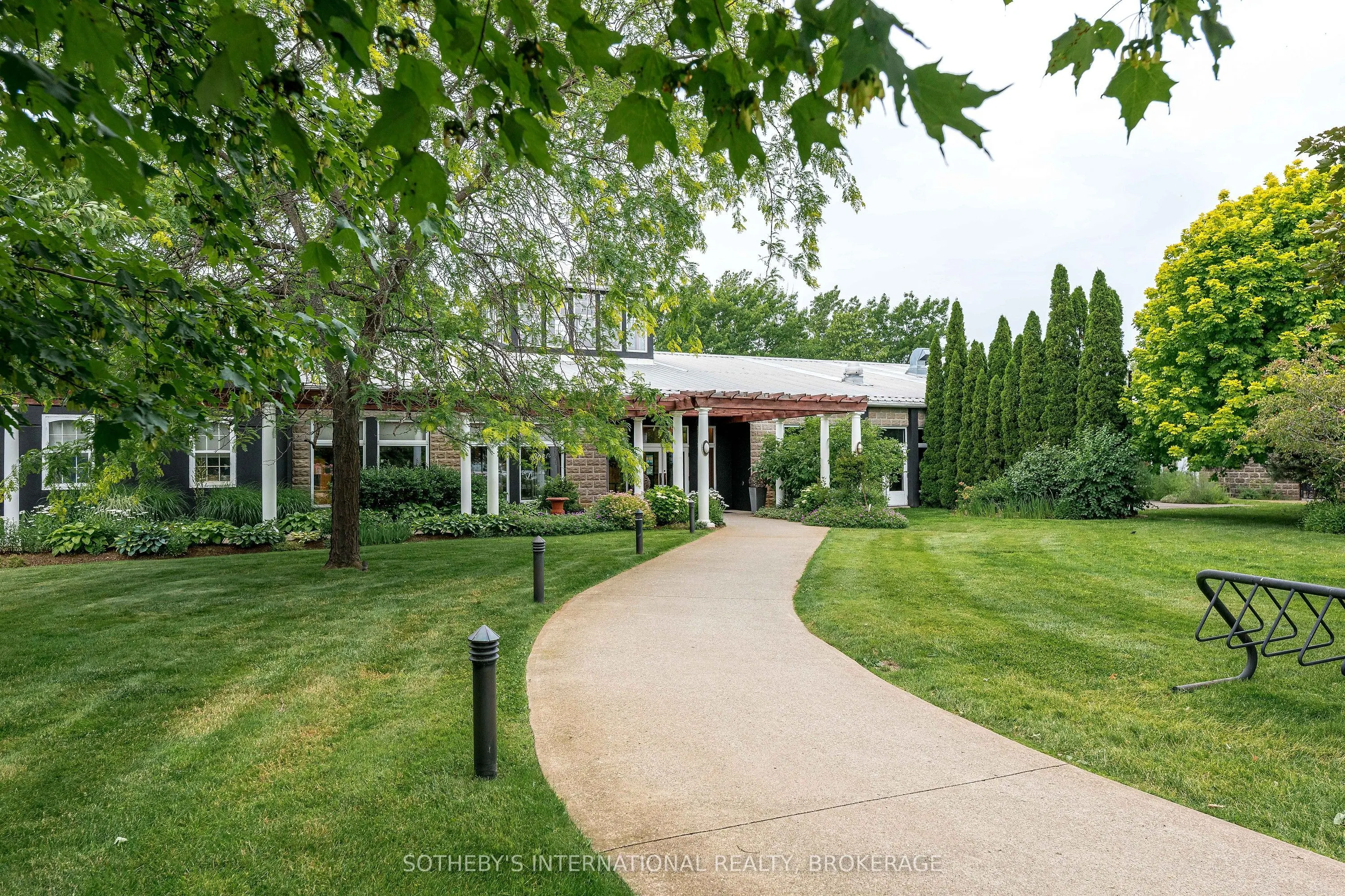 1339 LAKESHORE Road