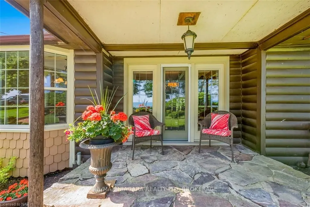 4446 Lakeside Drive