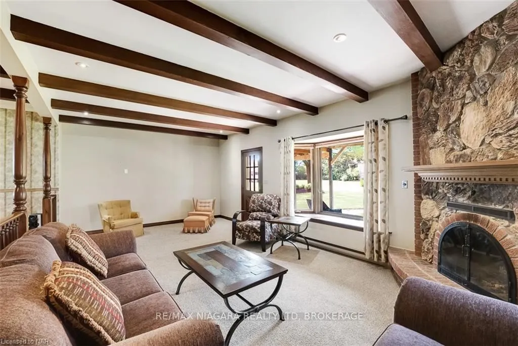 4446 Lakeside Drive