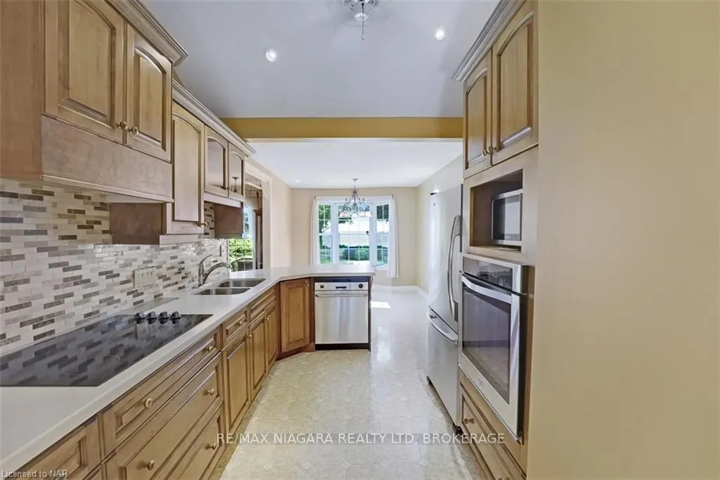4446 Lakeside Drive