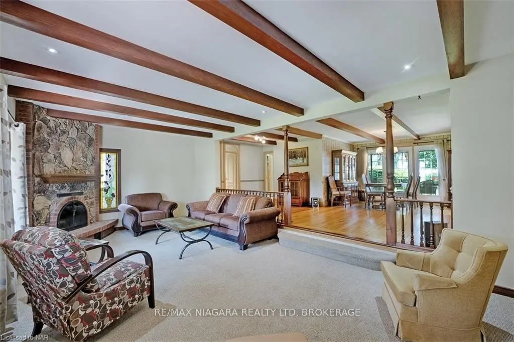 4446 Lakeside Drive