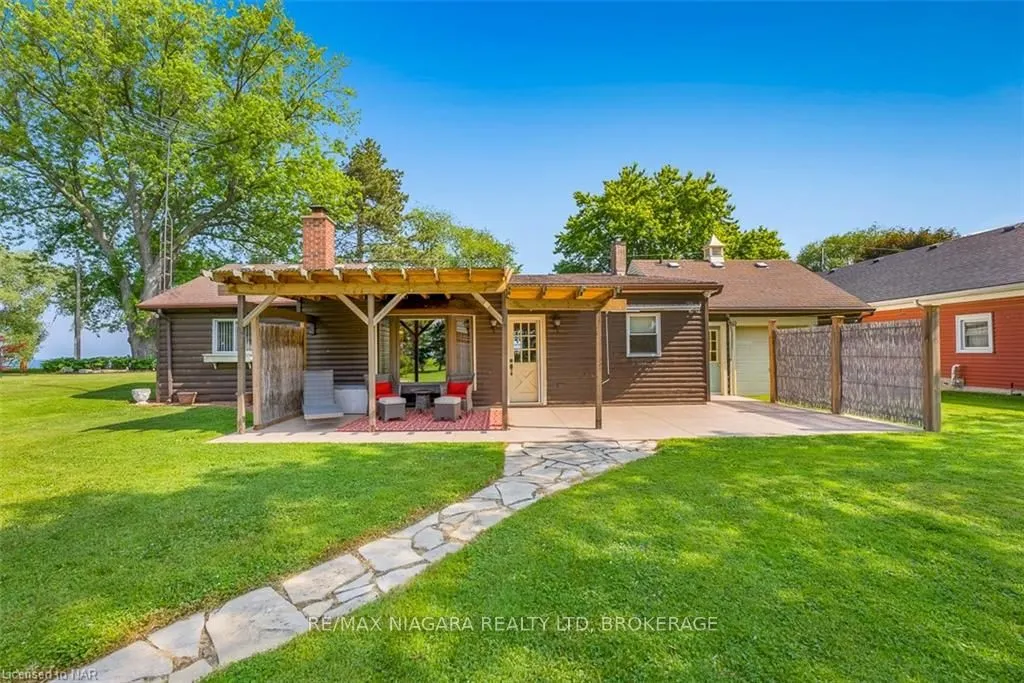 4446 Lakeside Drive