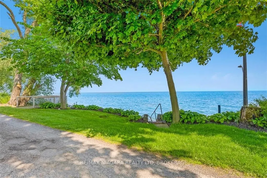 4446 Lakeside Drive
