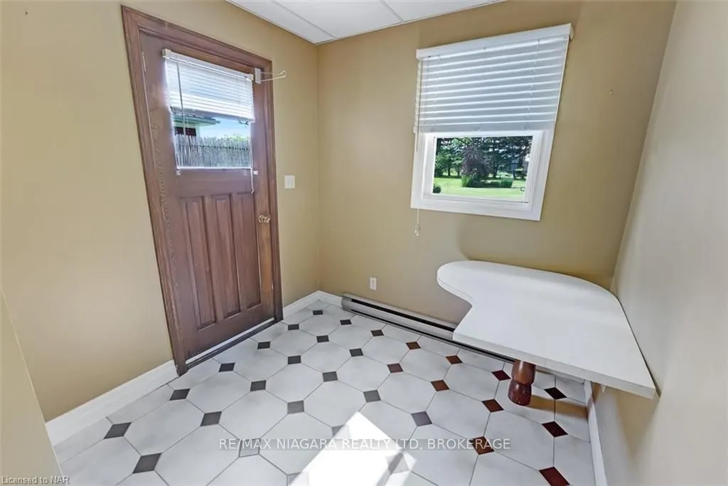 4446 Lakeside Drive