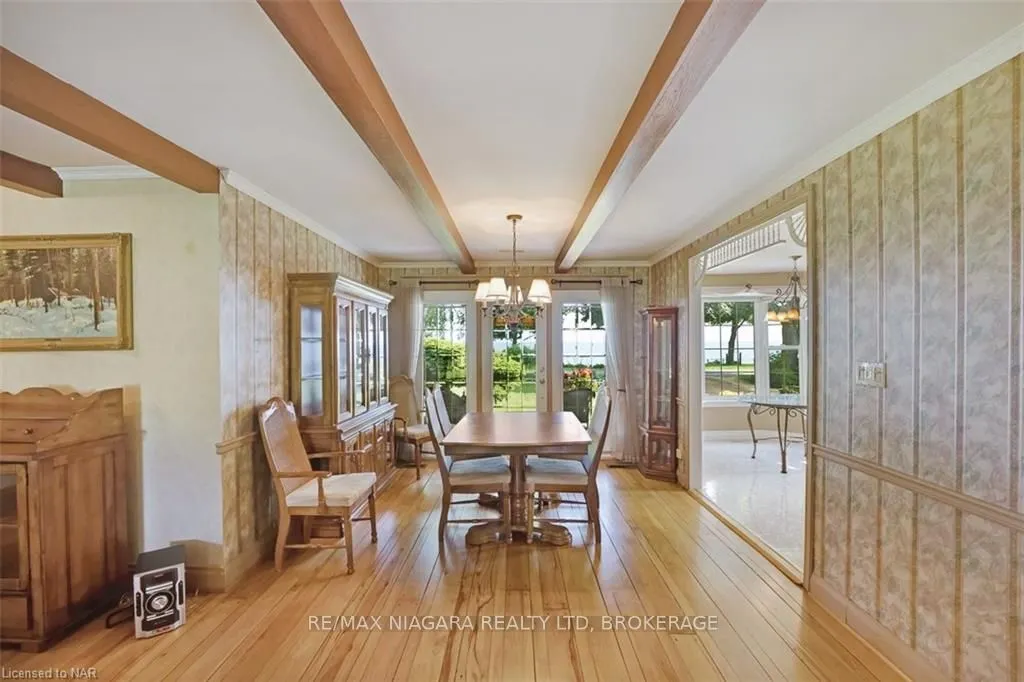 4446 Lakeside Drive
