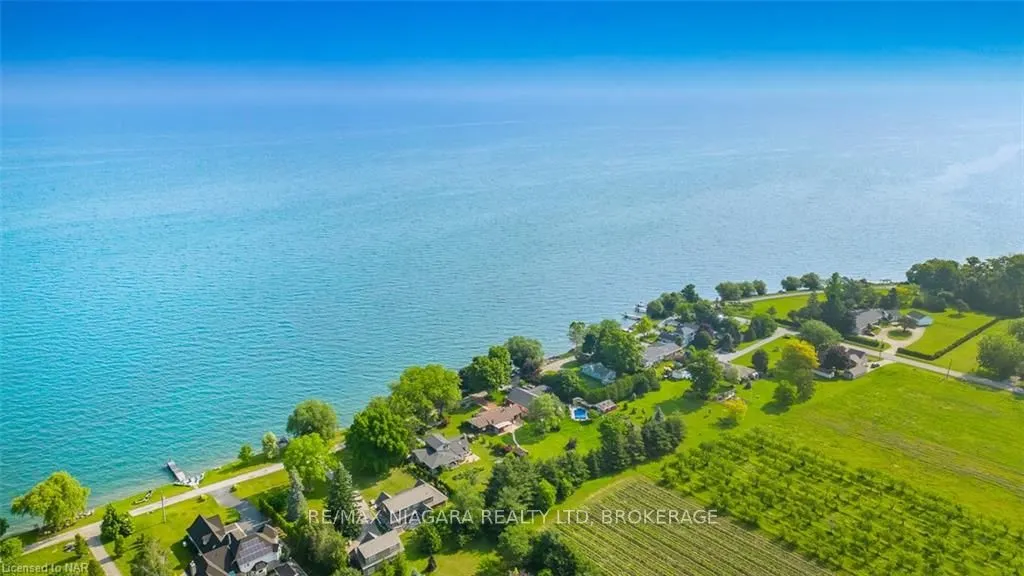 4446 Lakeside Drive