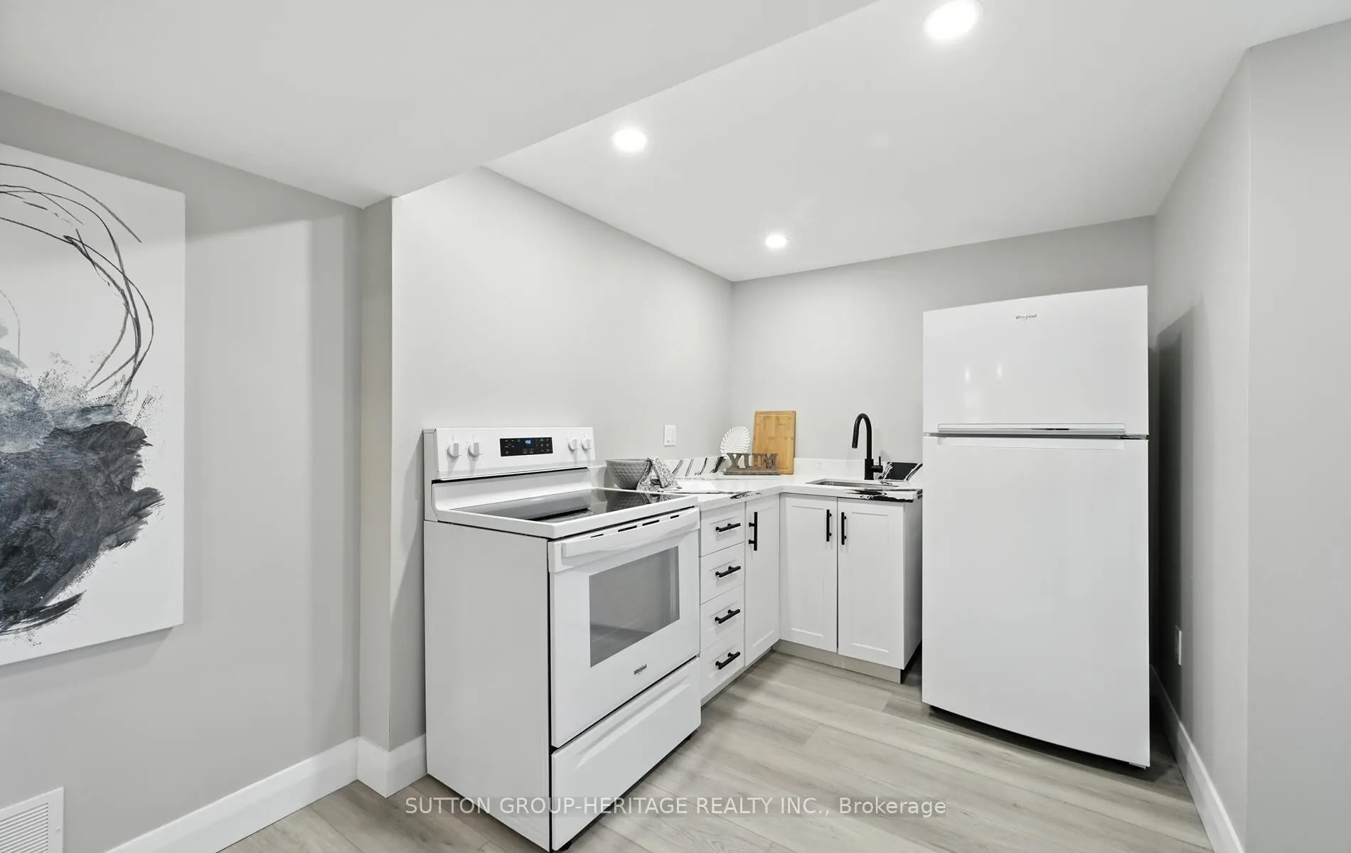 11 Sturgeon Crescent