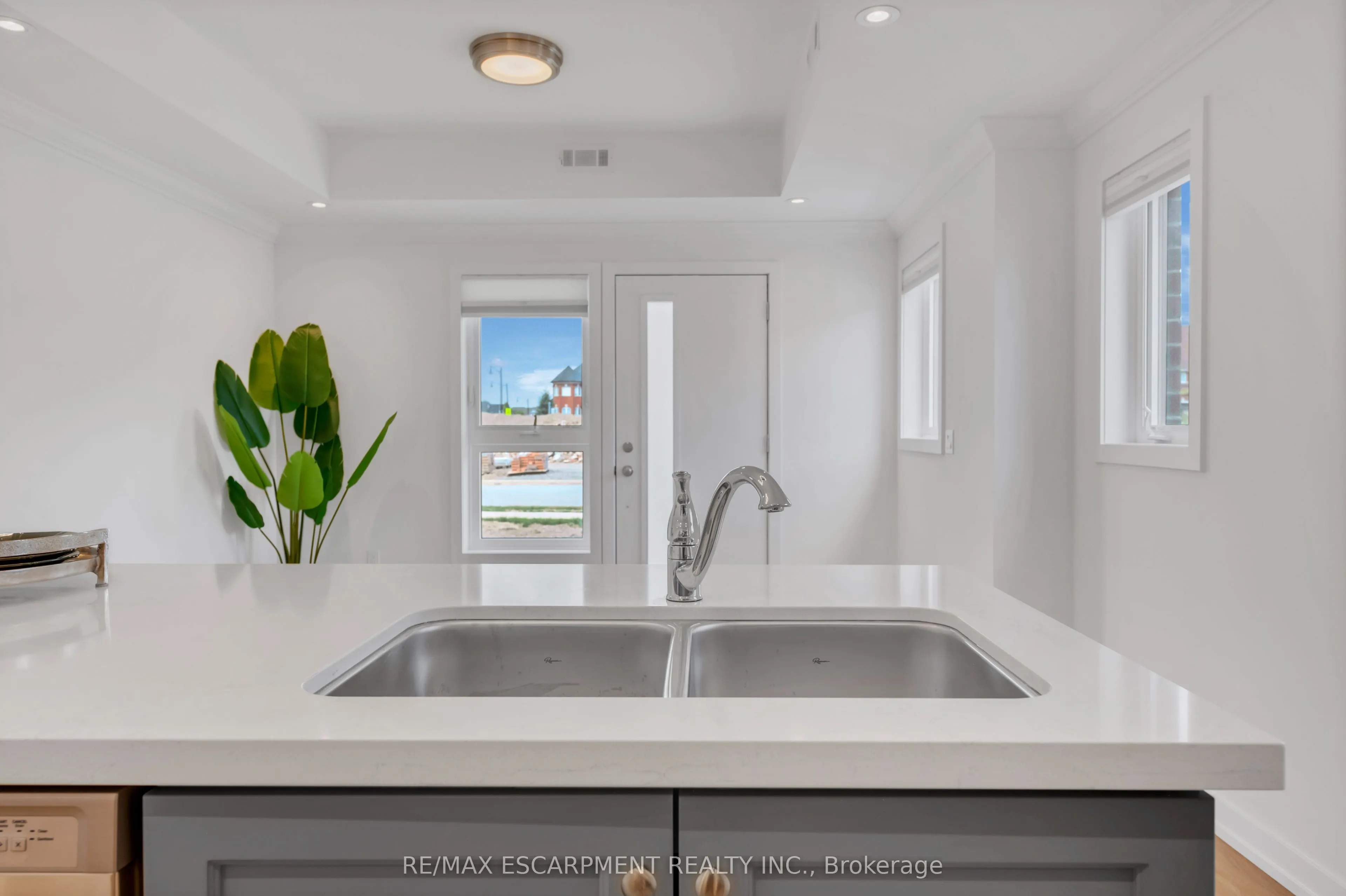 64 Kenesky Drive, #64