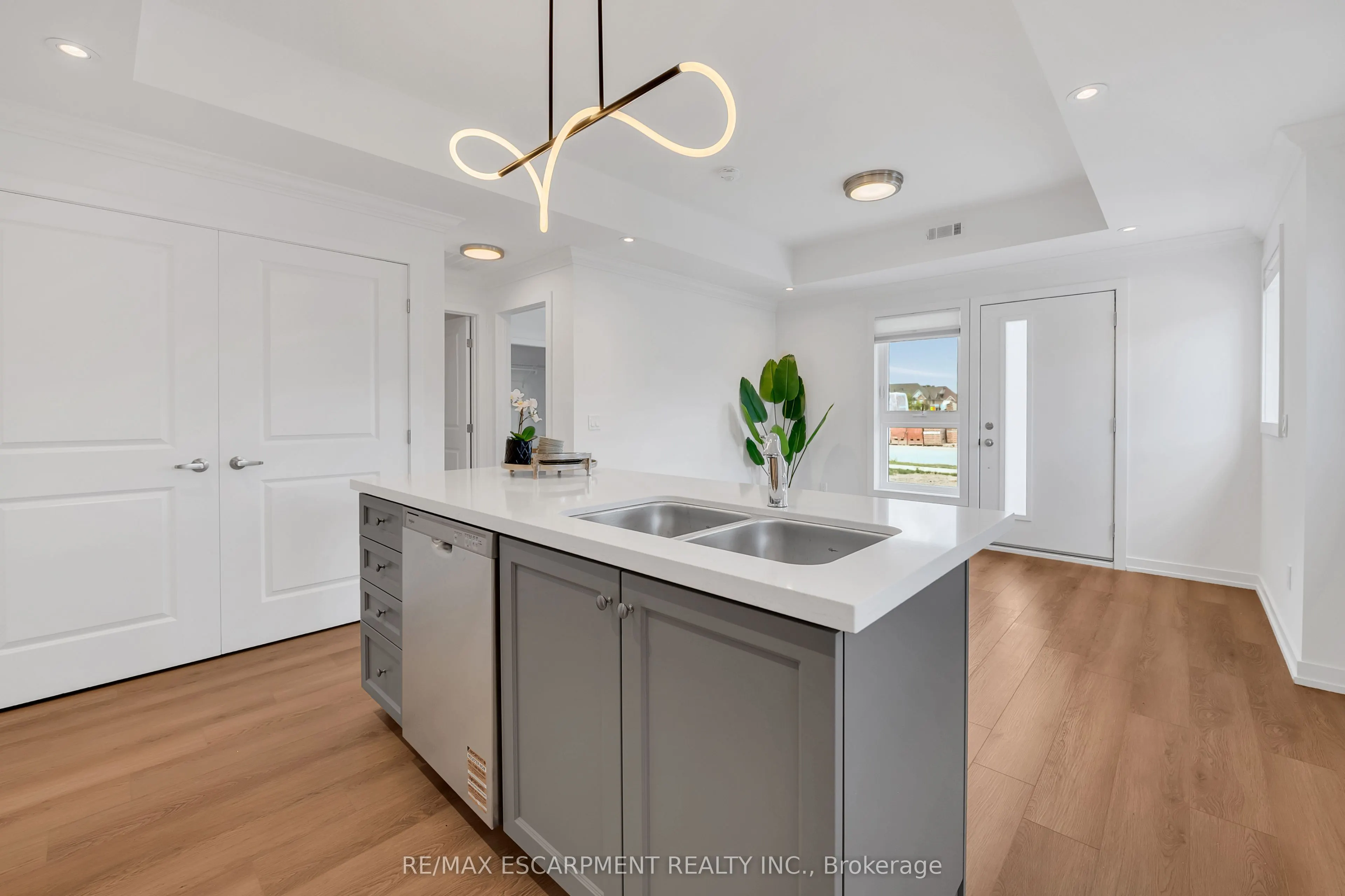 64 Kenesky Drive, #64