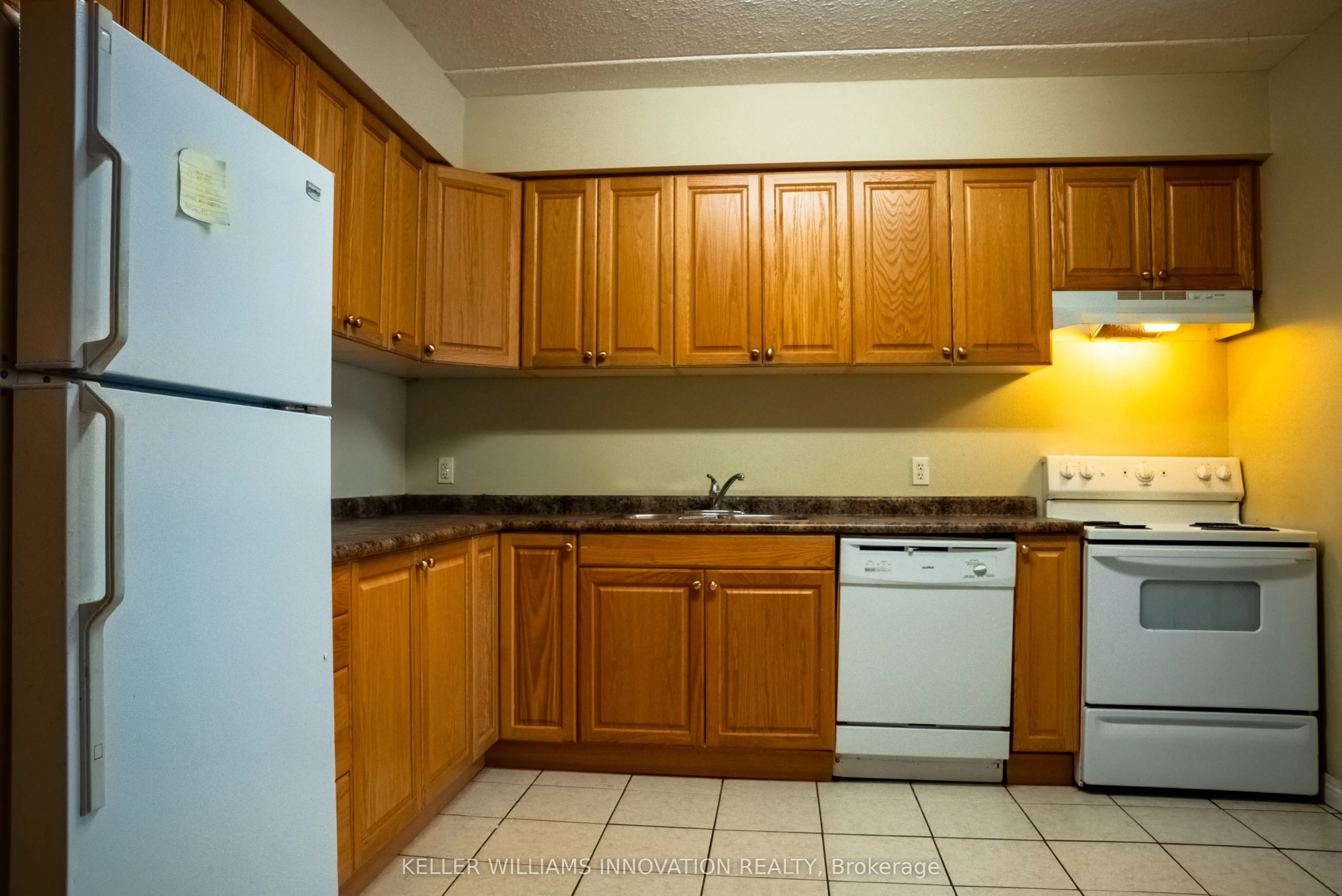 253 Lester Street, #8