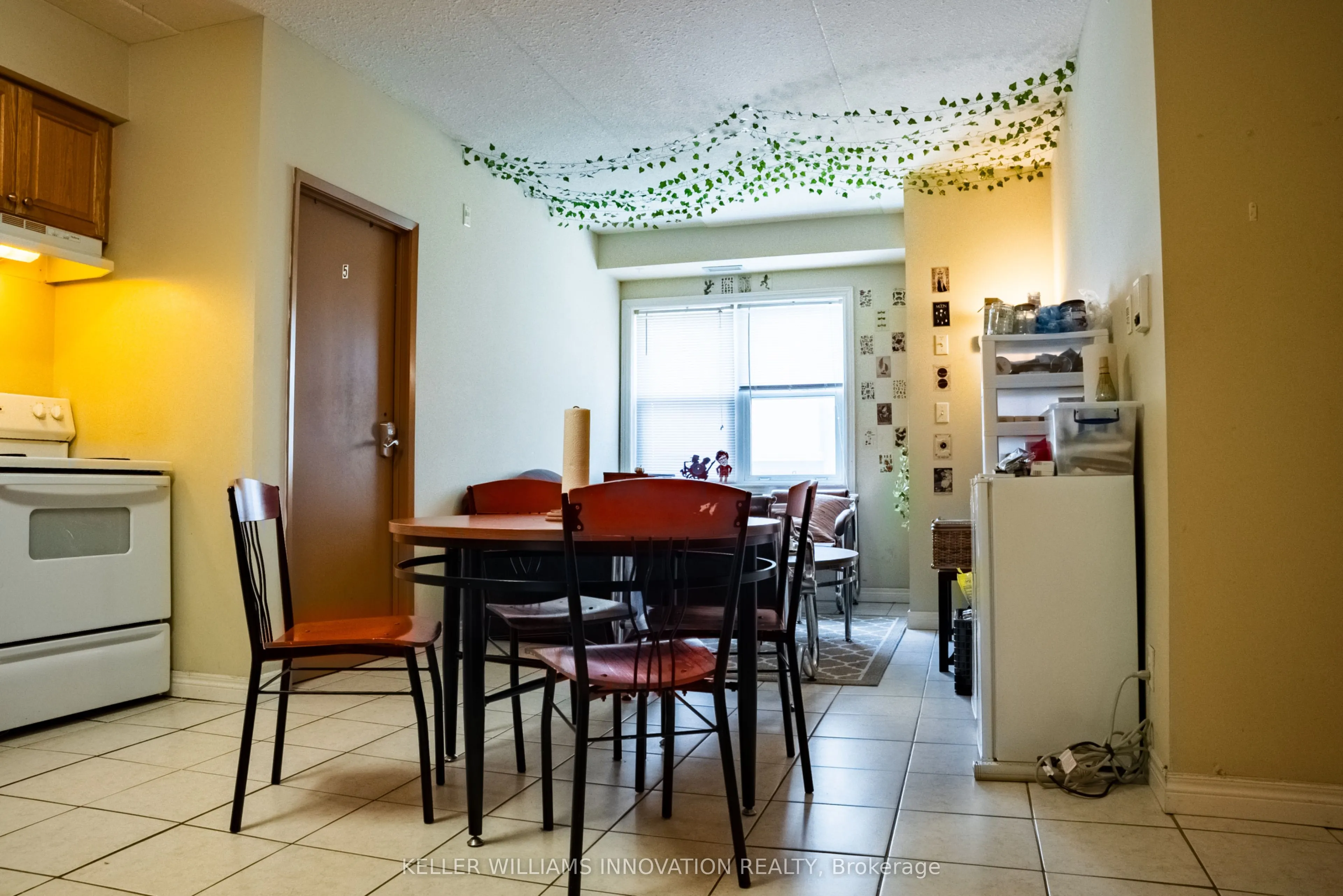 253 Lester Street, #8