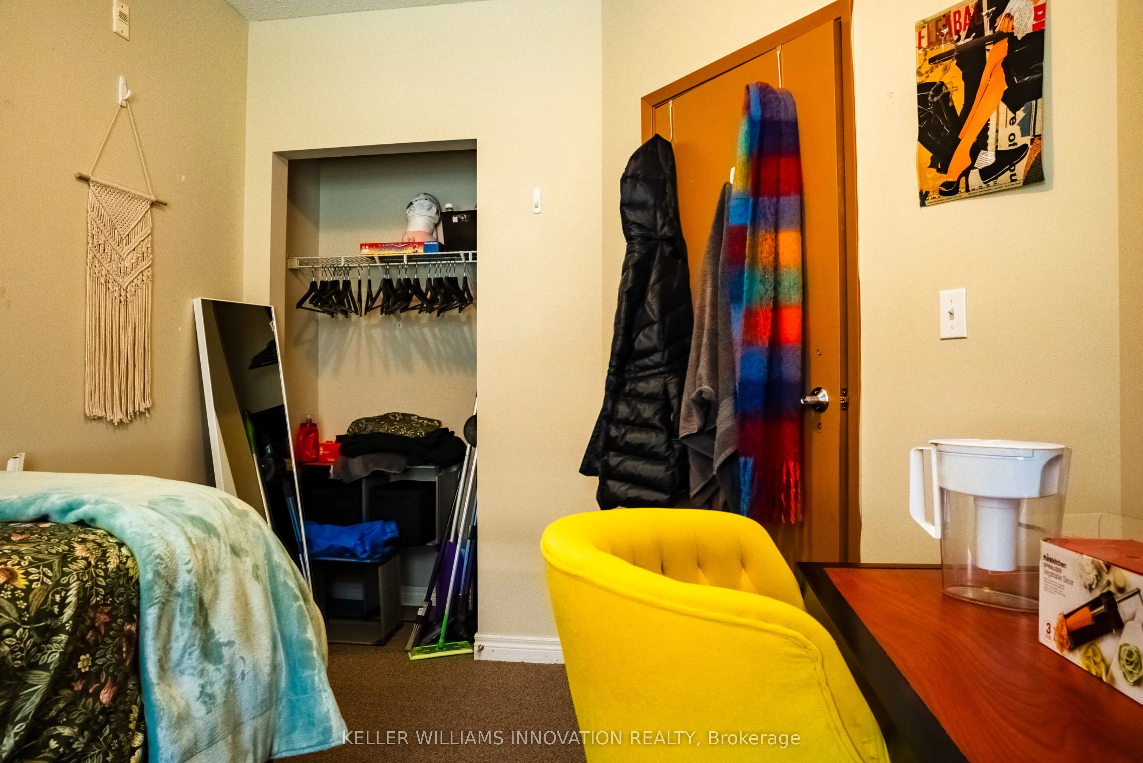 253 Lester Street, #8
