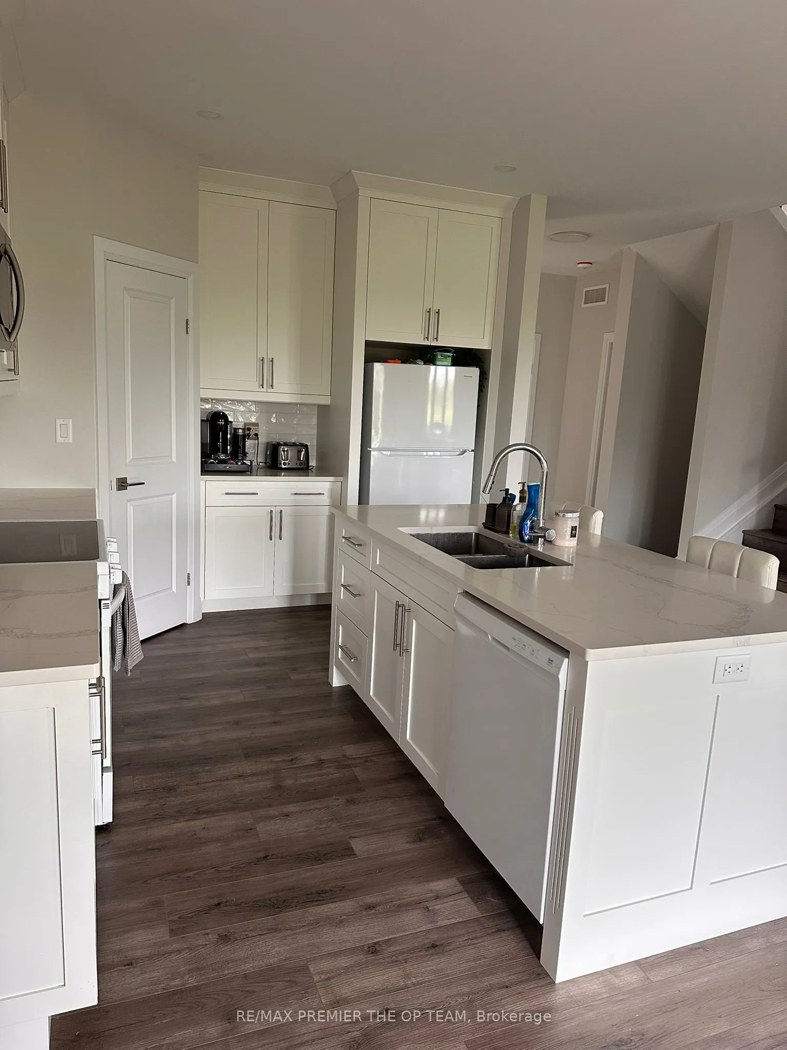 103 Eagle Street, #ON