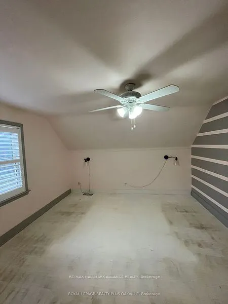 22 Bevan Court W