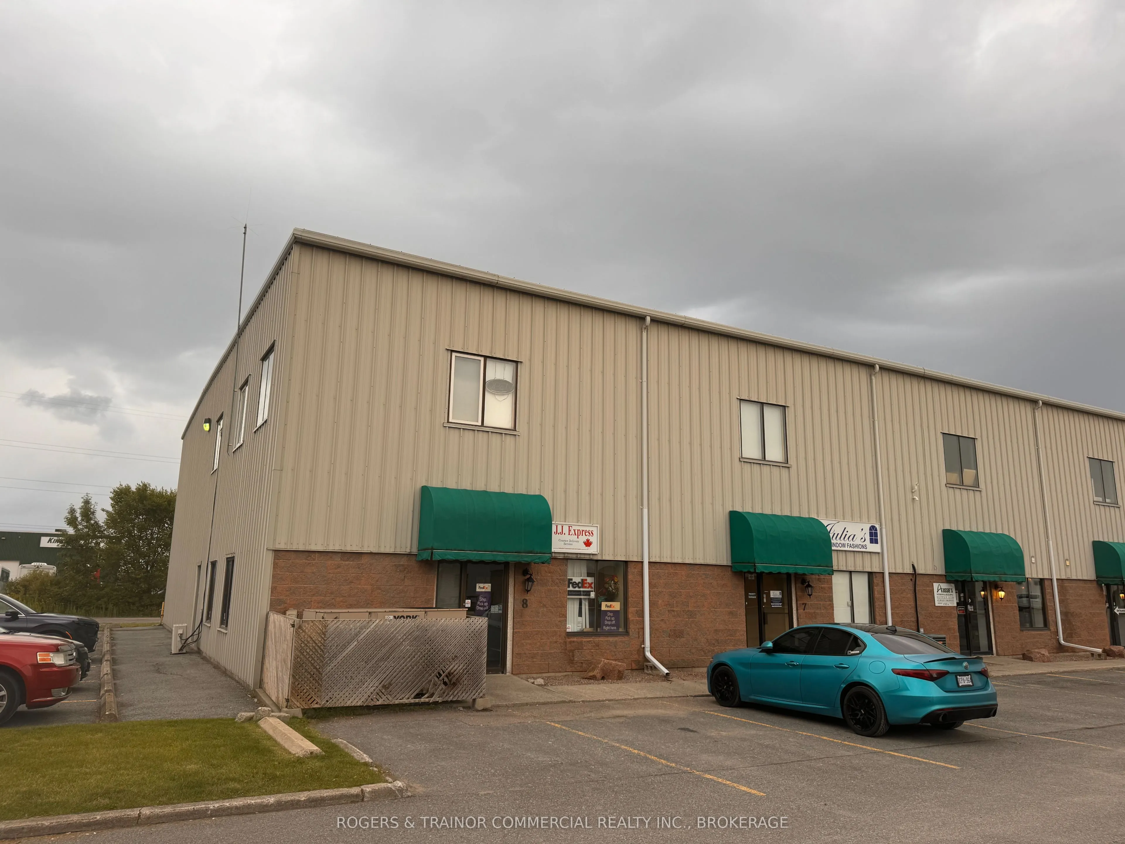 590 Cataraqui Woods Drive, #7 and 8