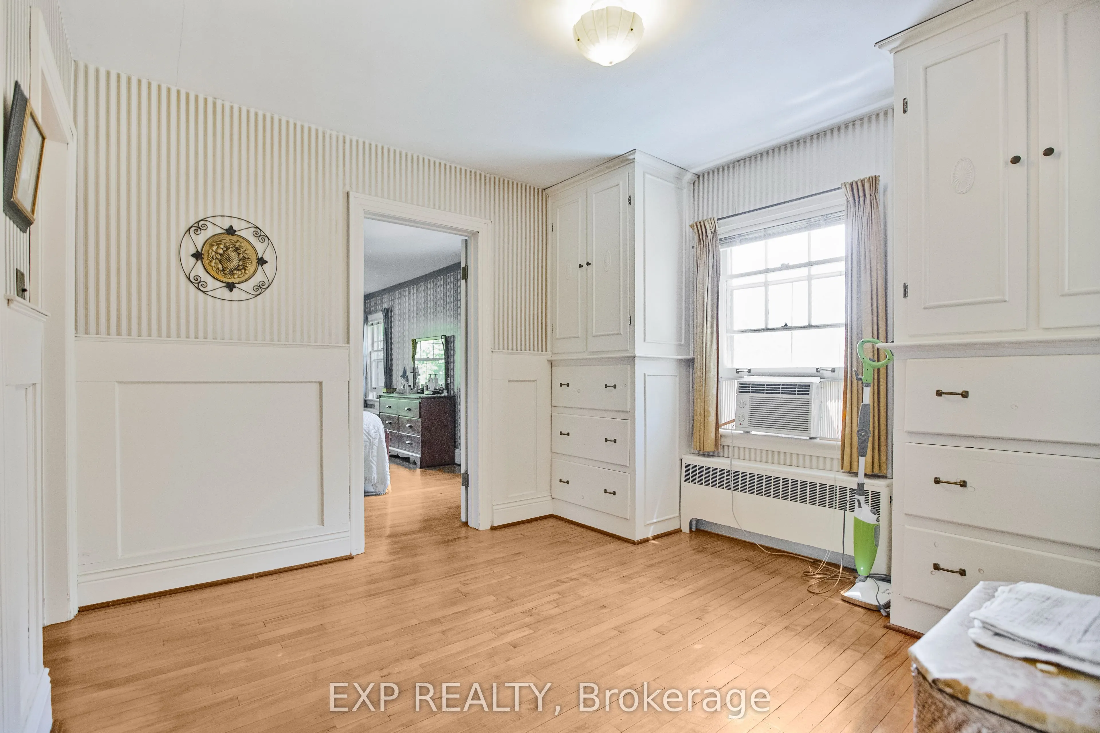 48 Garner Road W