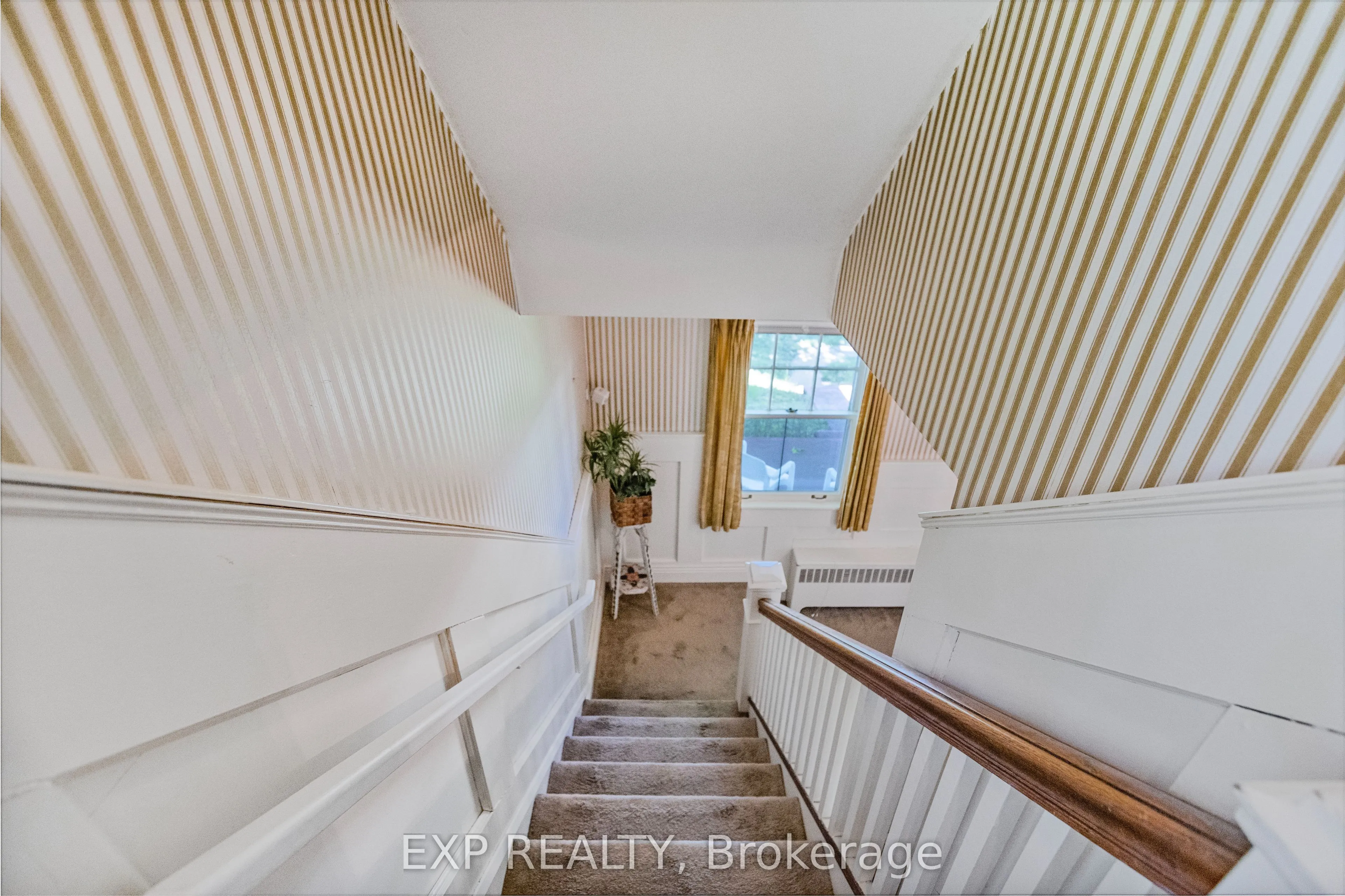 48 Garner Road W