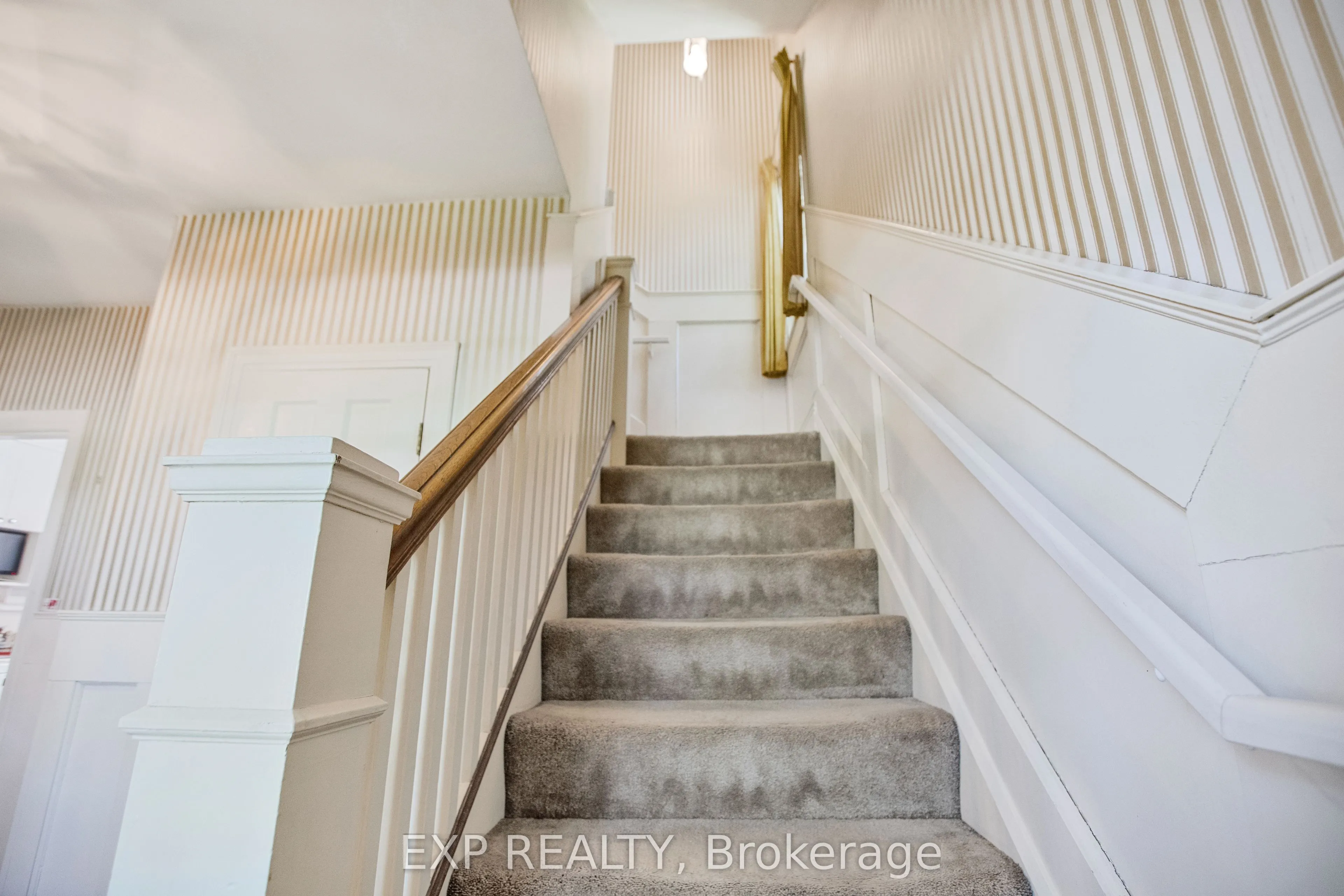48 Garner Road W