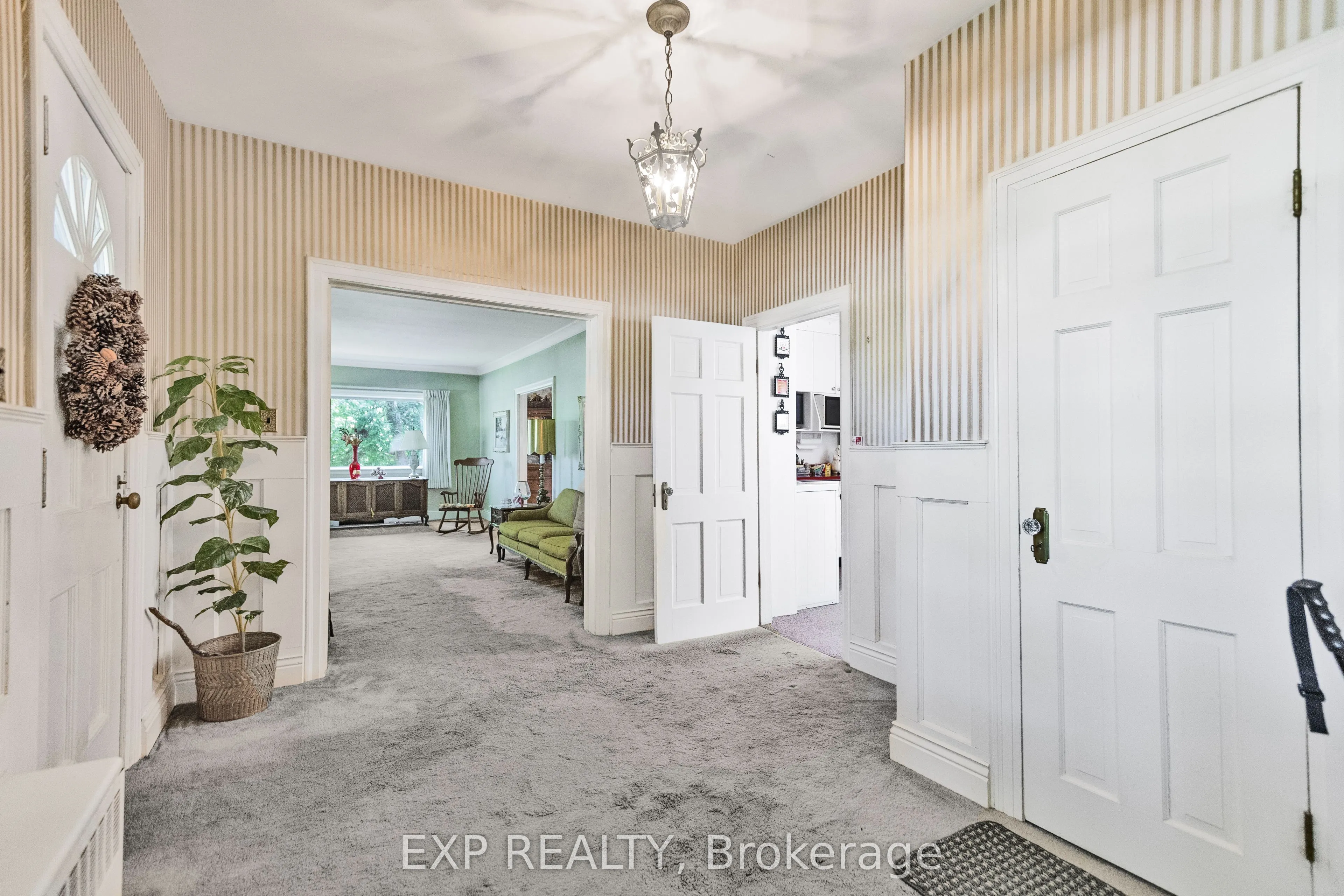 48 Garner Road W
