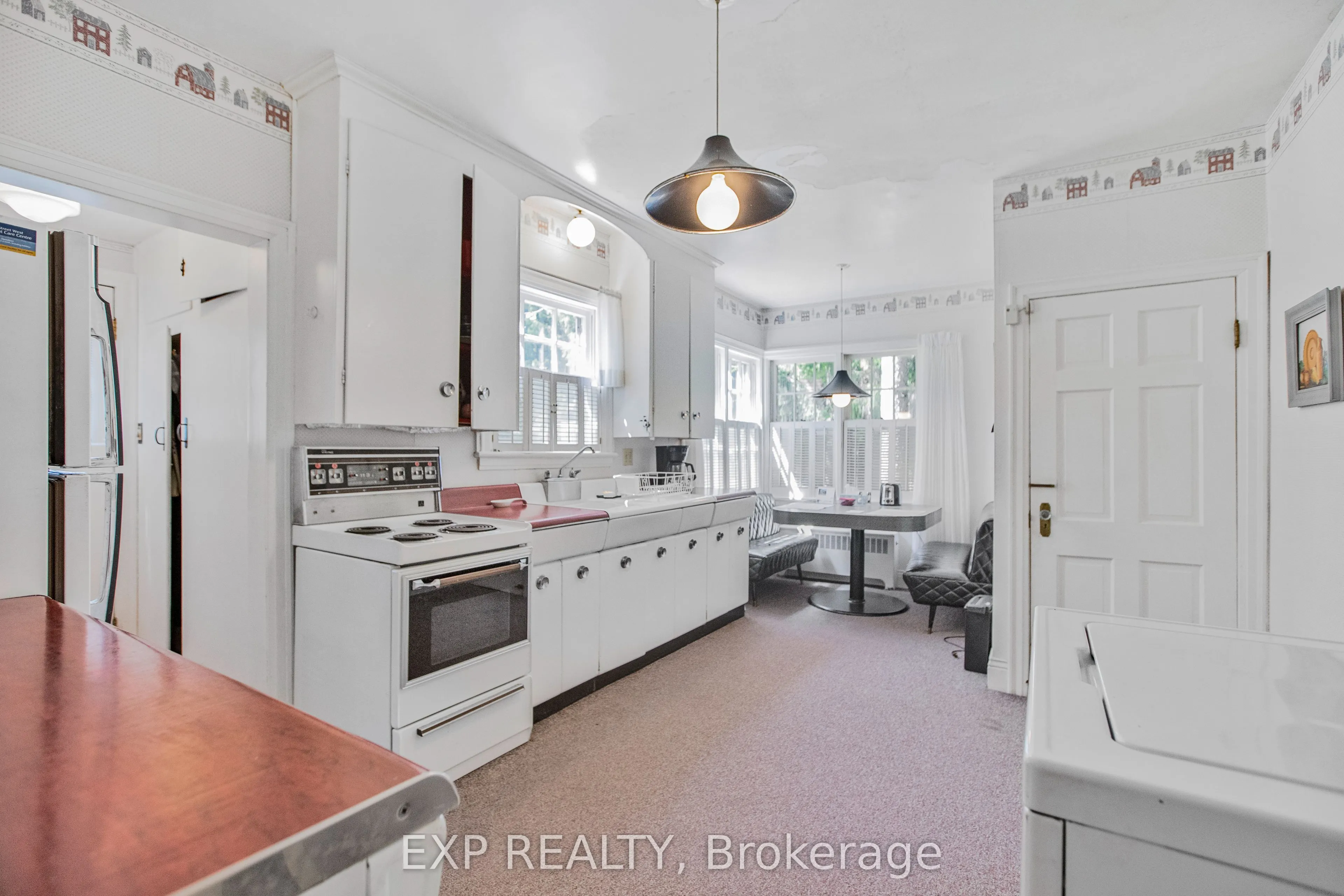 48 Garner Road W