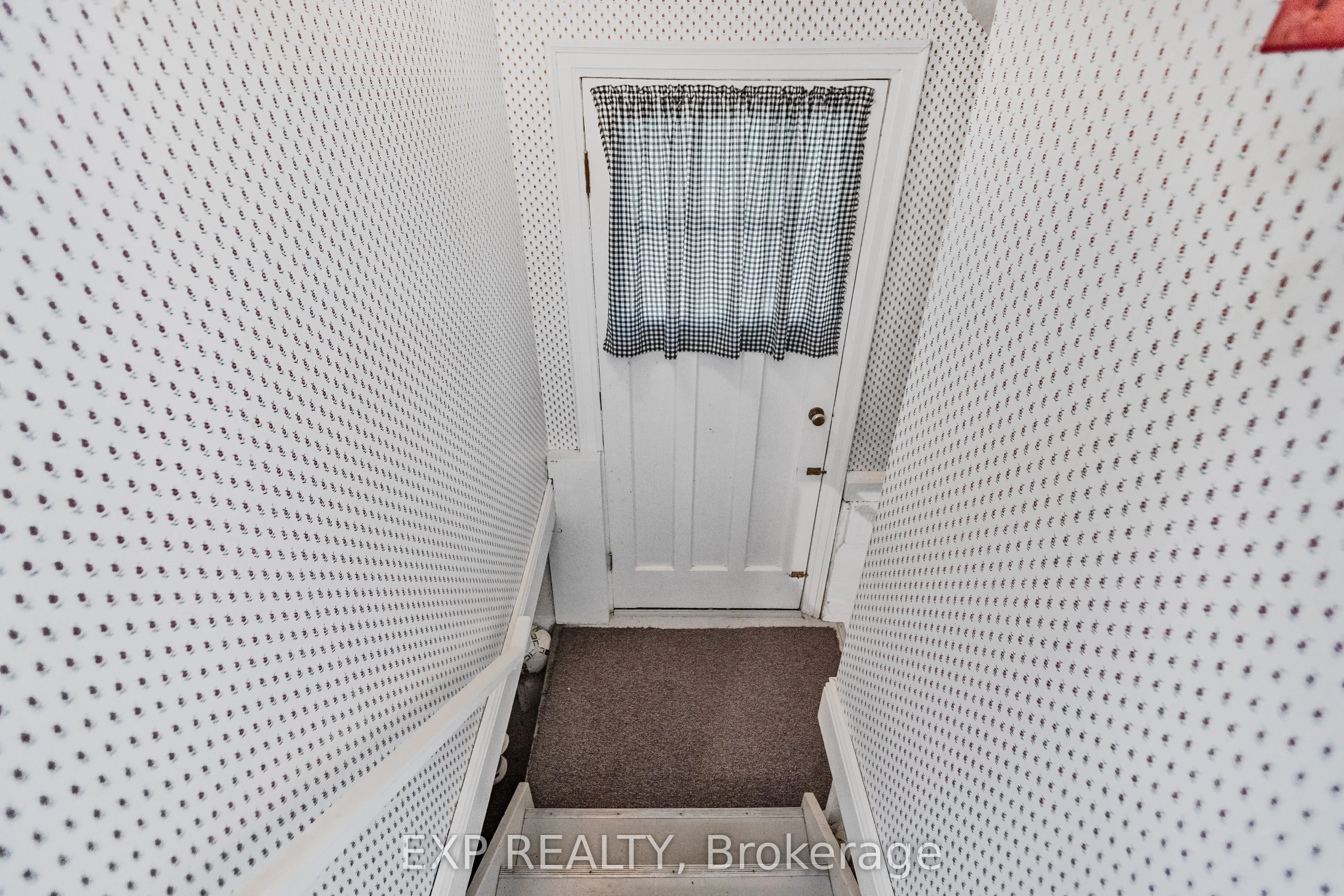 48 Garner Road W