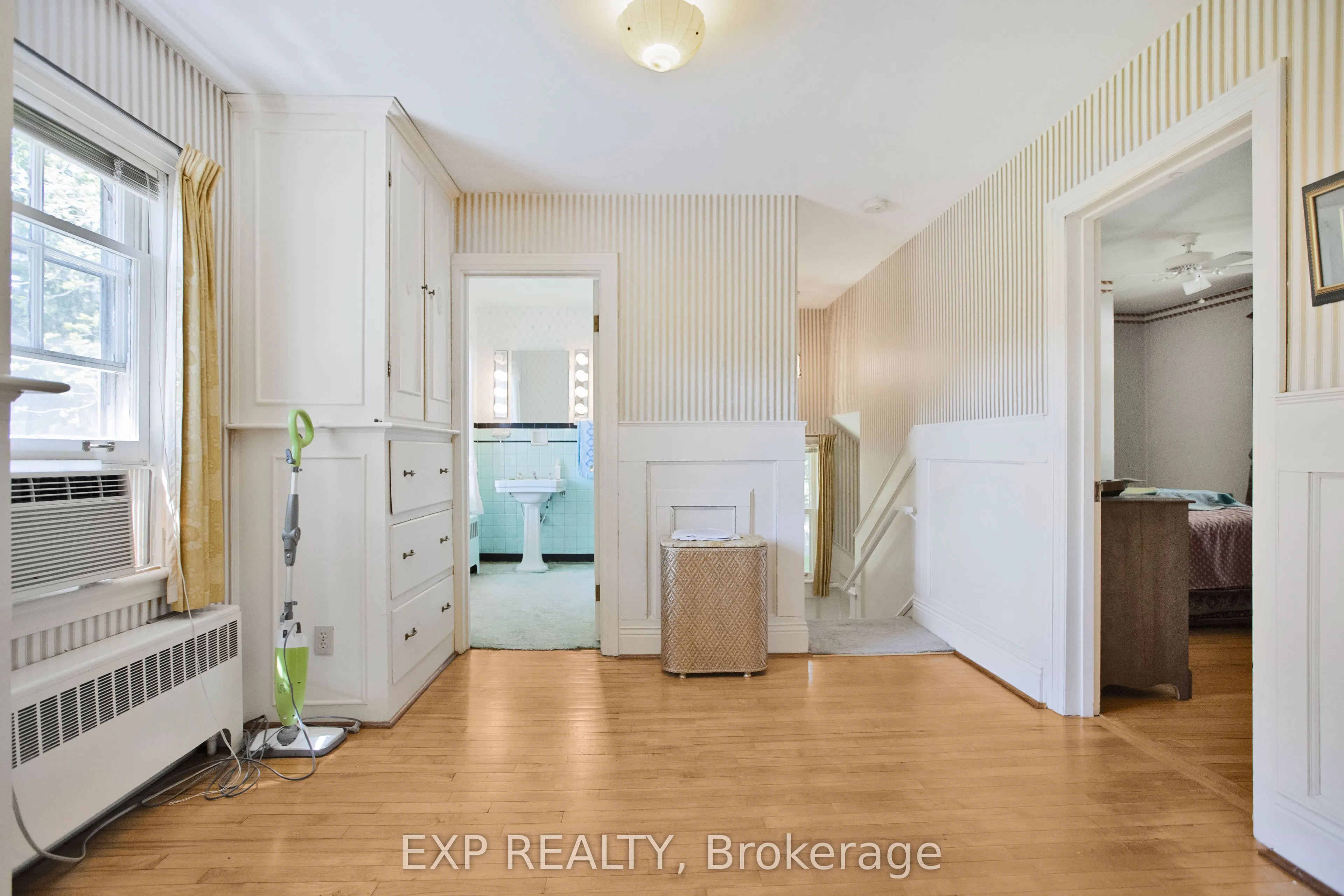 48 Garner Road W