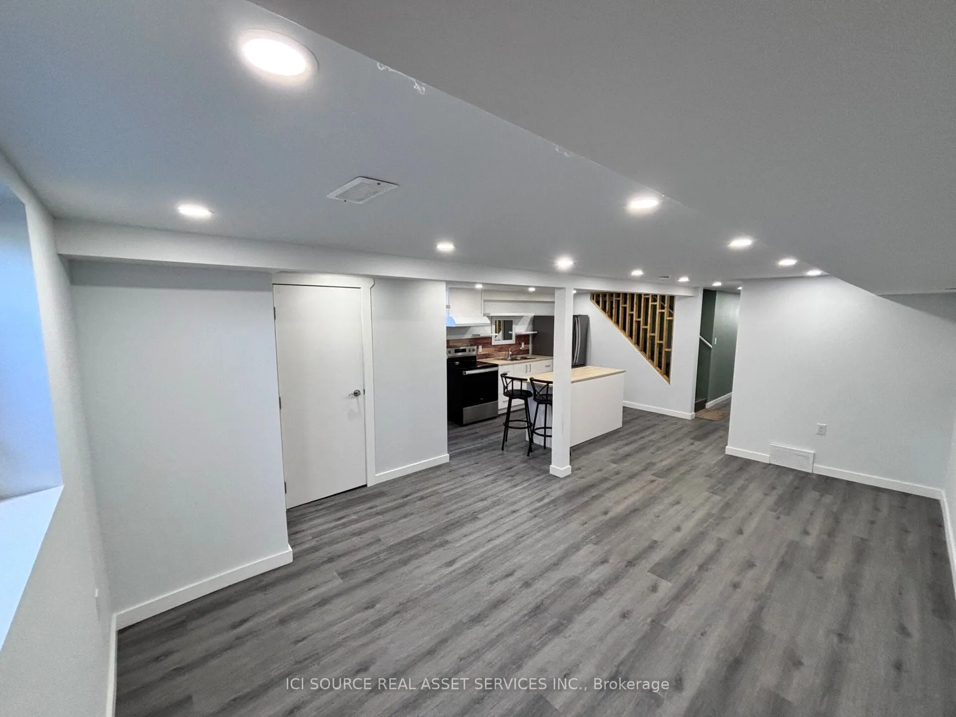 73 Marc Boulevard