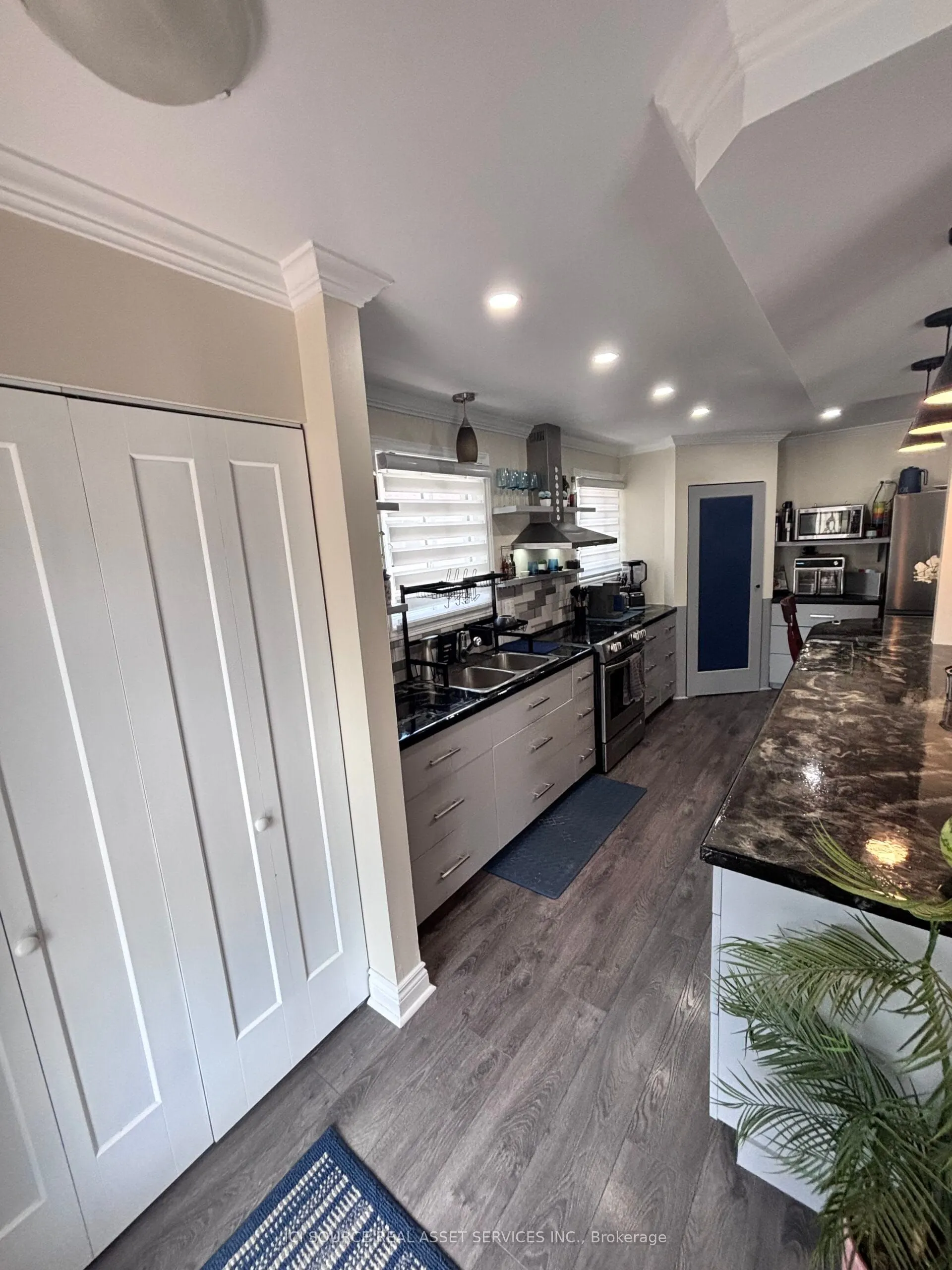 73 Marc Boulevard
