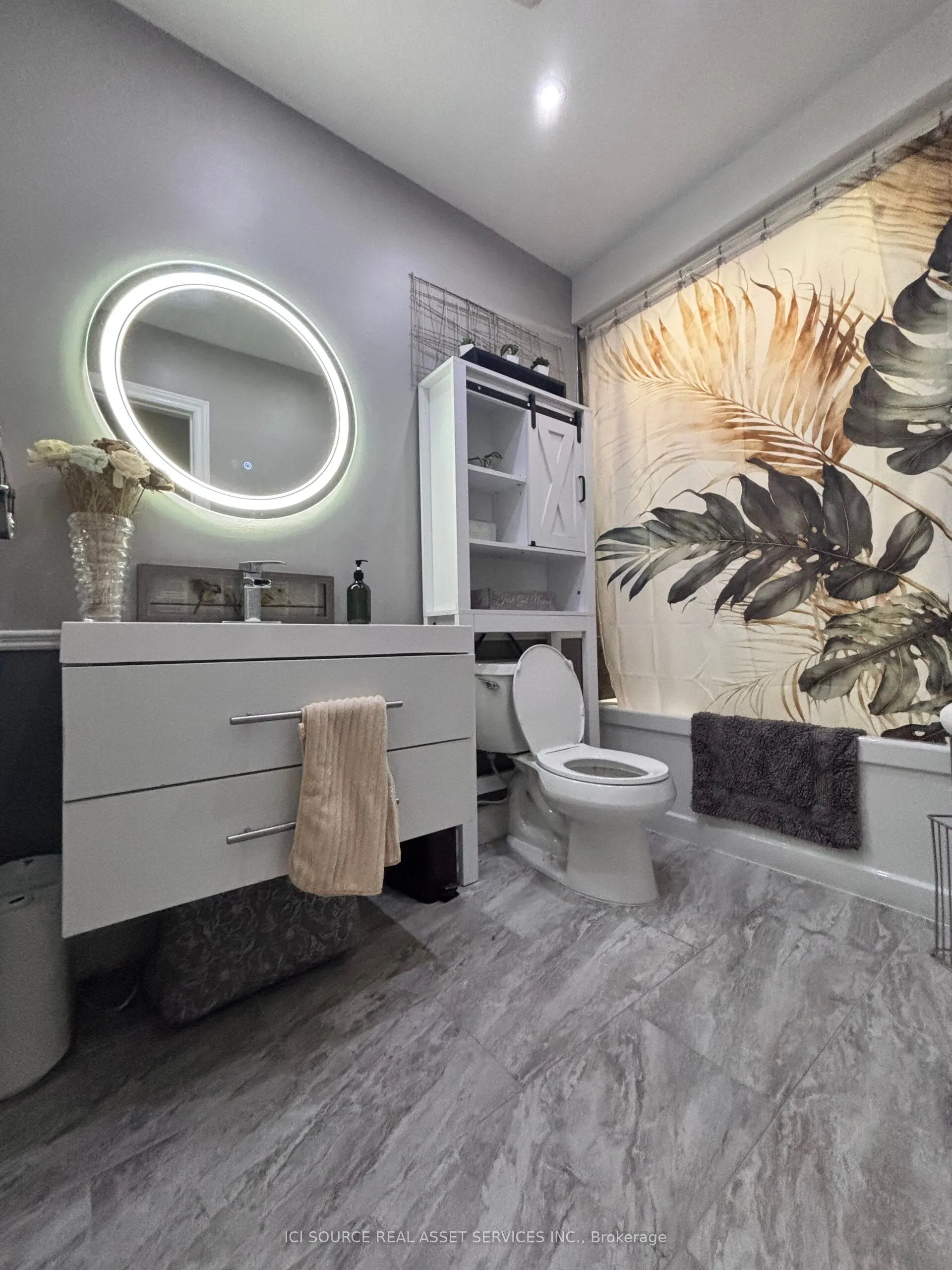 73 Marc Boulevard